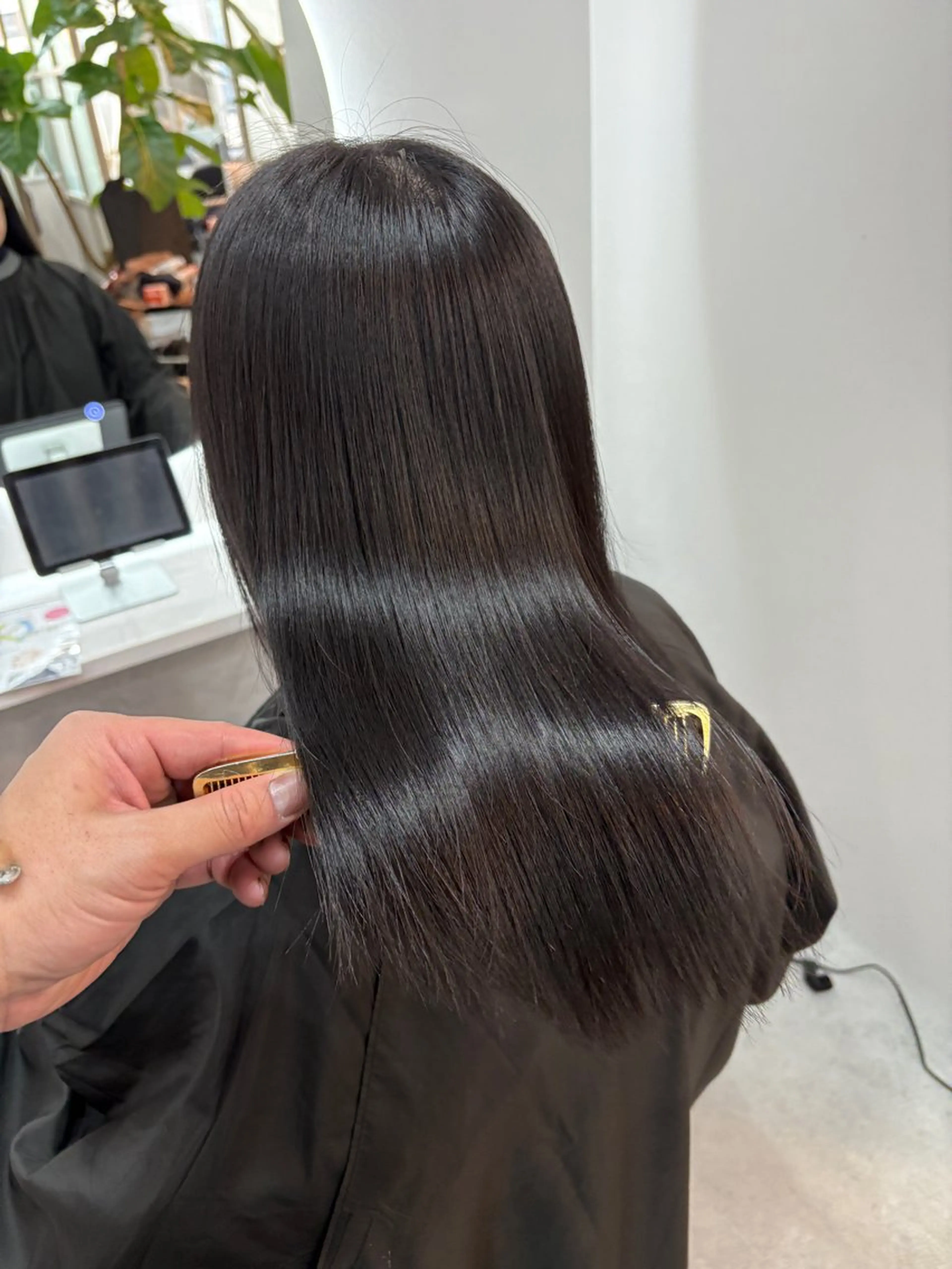 縮毛矯正(リタッチ)+リタッチカラー+カット+プレTr付 ¥16300の写真