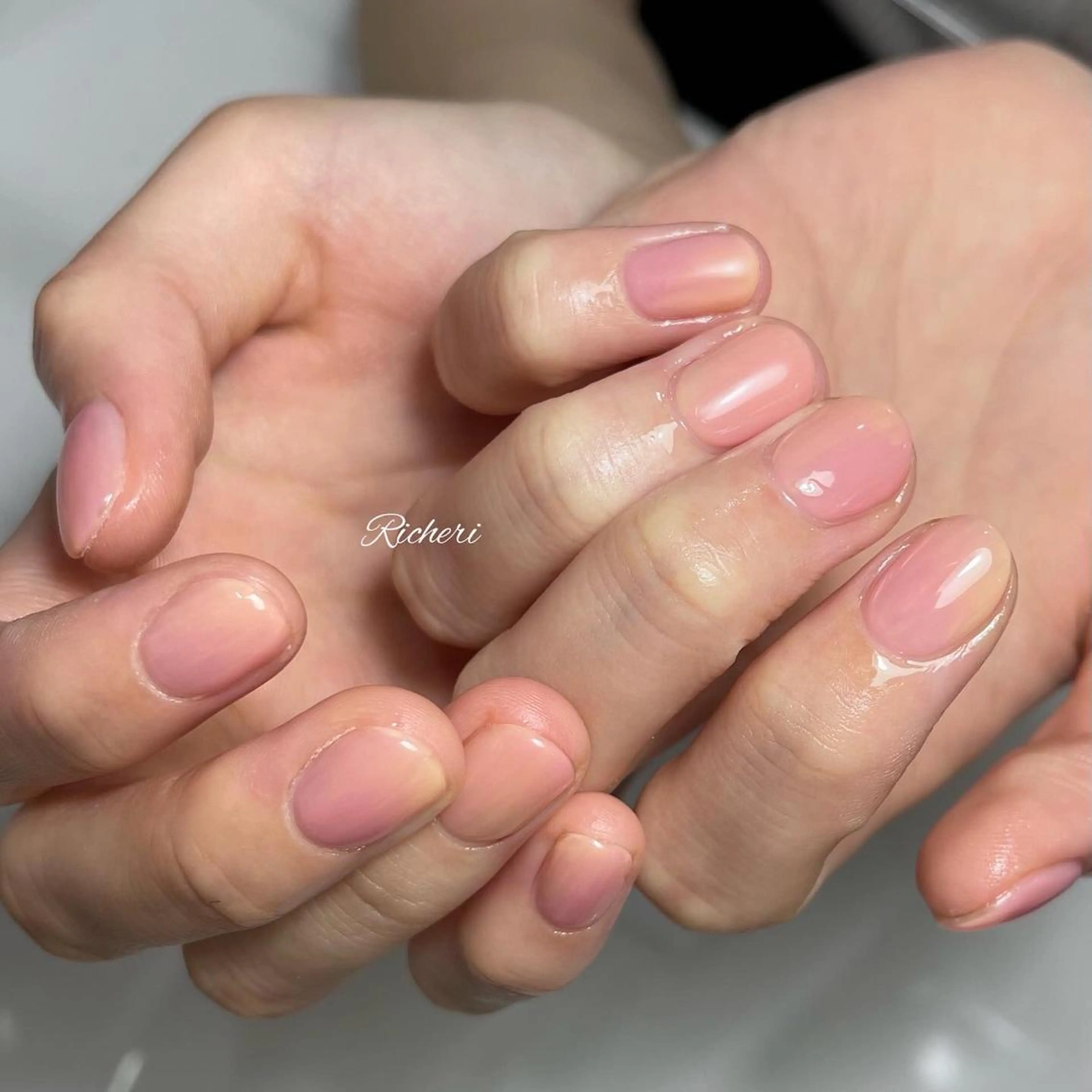 ミディアム ネイル 韓国風ヘア アートネイル フレンチネイル ジェルネイル 韓国ネイル richeri beautyのエステ・リラクイメージ