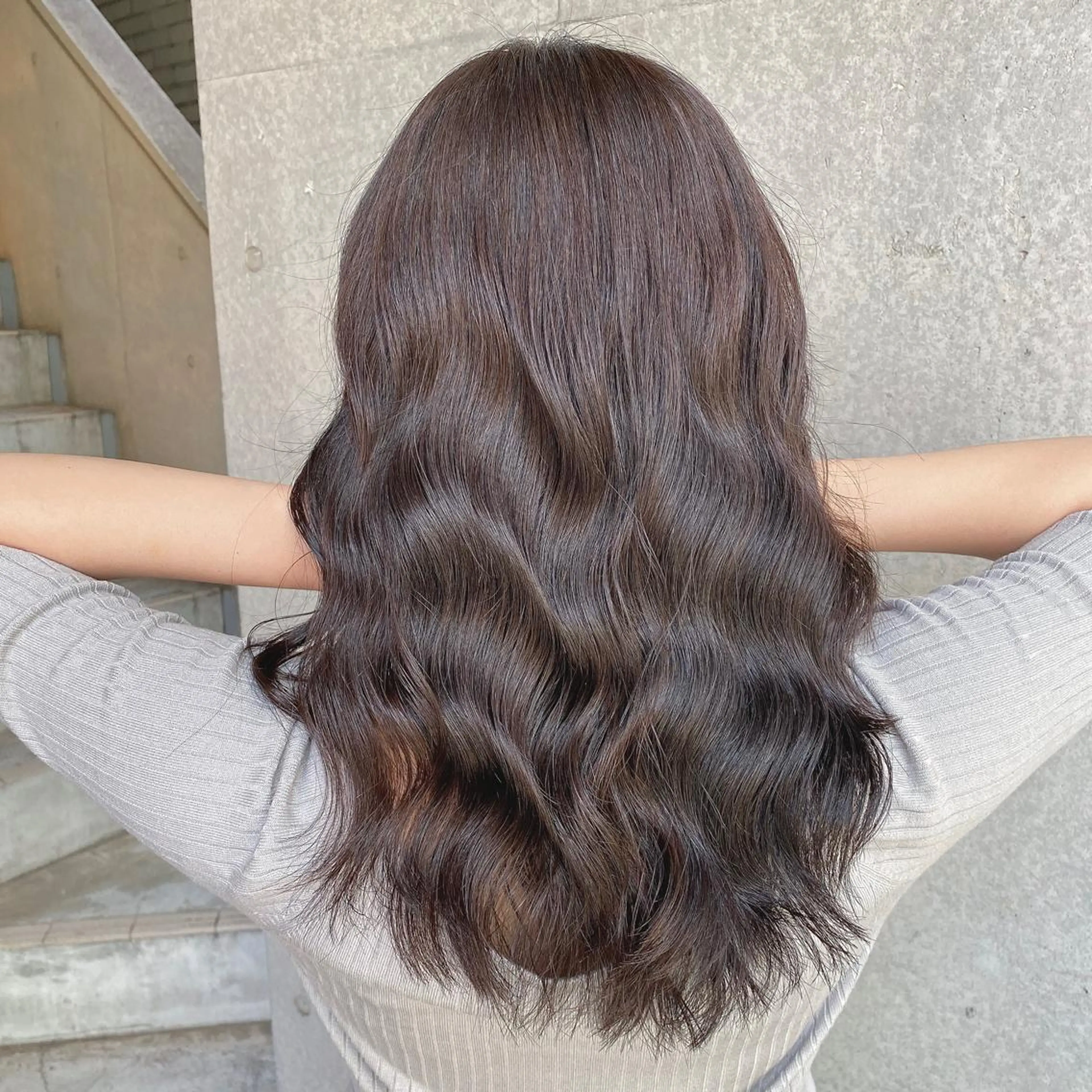 セミロング カラー セミロングパーマ ブリーチ ハイライトカラー インナーカラー ブリーチなしカラー カット ヘアカラー トリートメント ブリーチなし✨艶髪 カラー𓃲YAGIのヘアスタイル