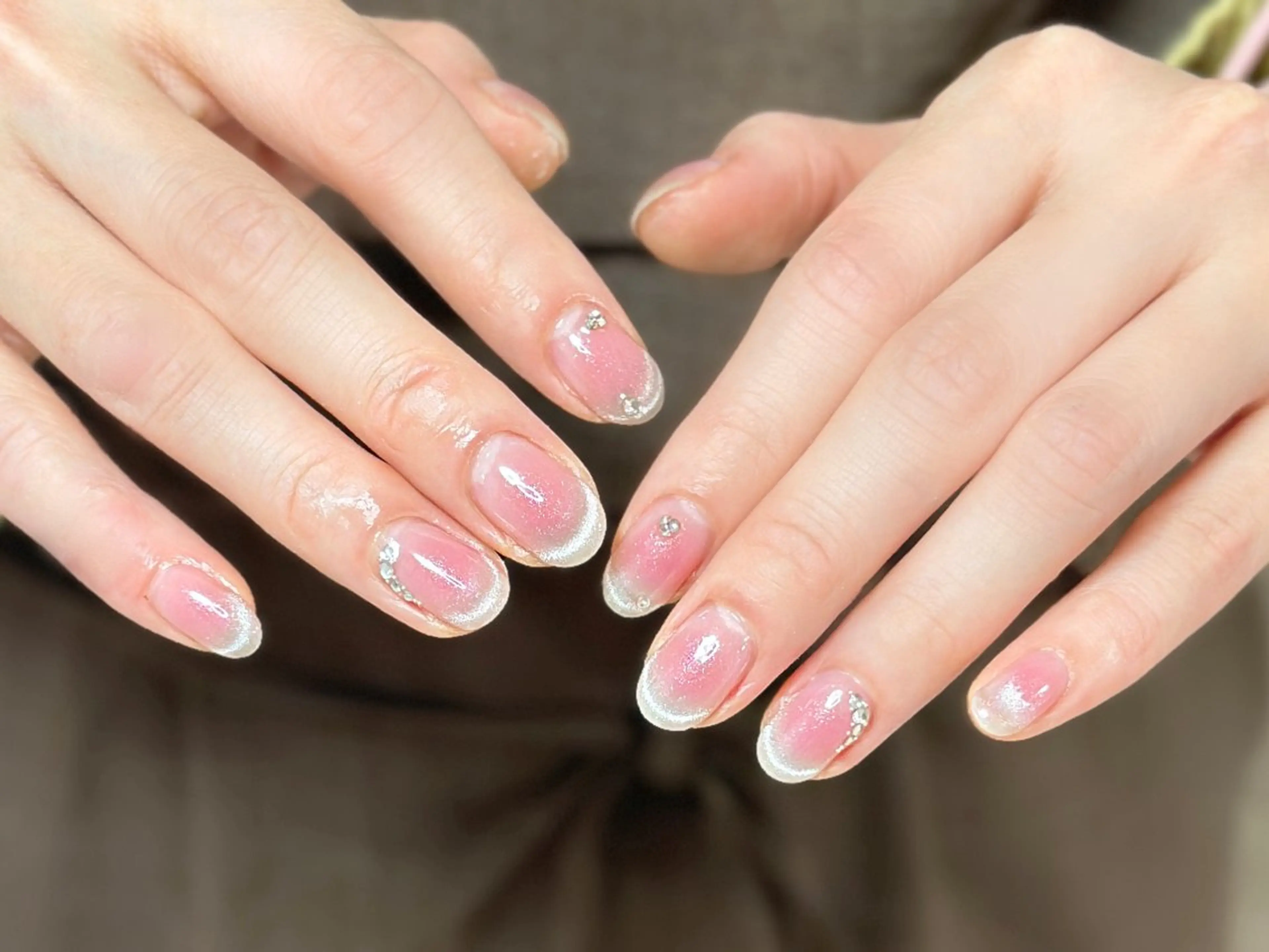 ネイル アートネイル オーロラネイル チークネイル フレンチネイル ガラスフレンチ ハンドネイル 🎀YooLi Nail salonのネイルデザイン