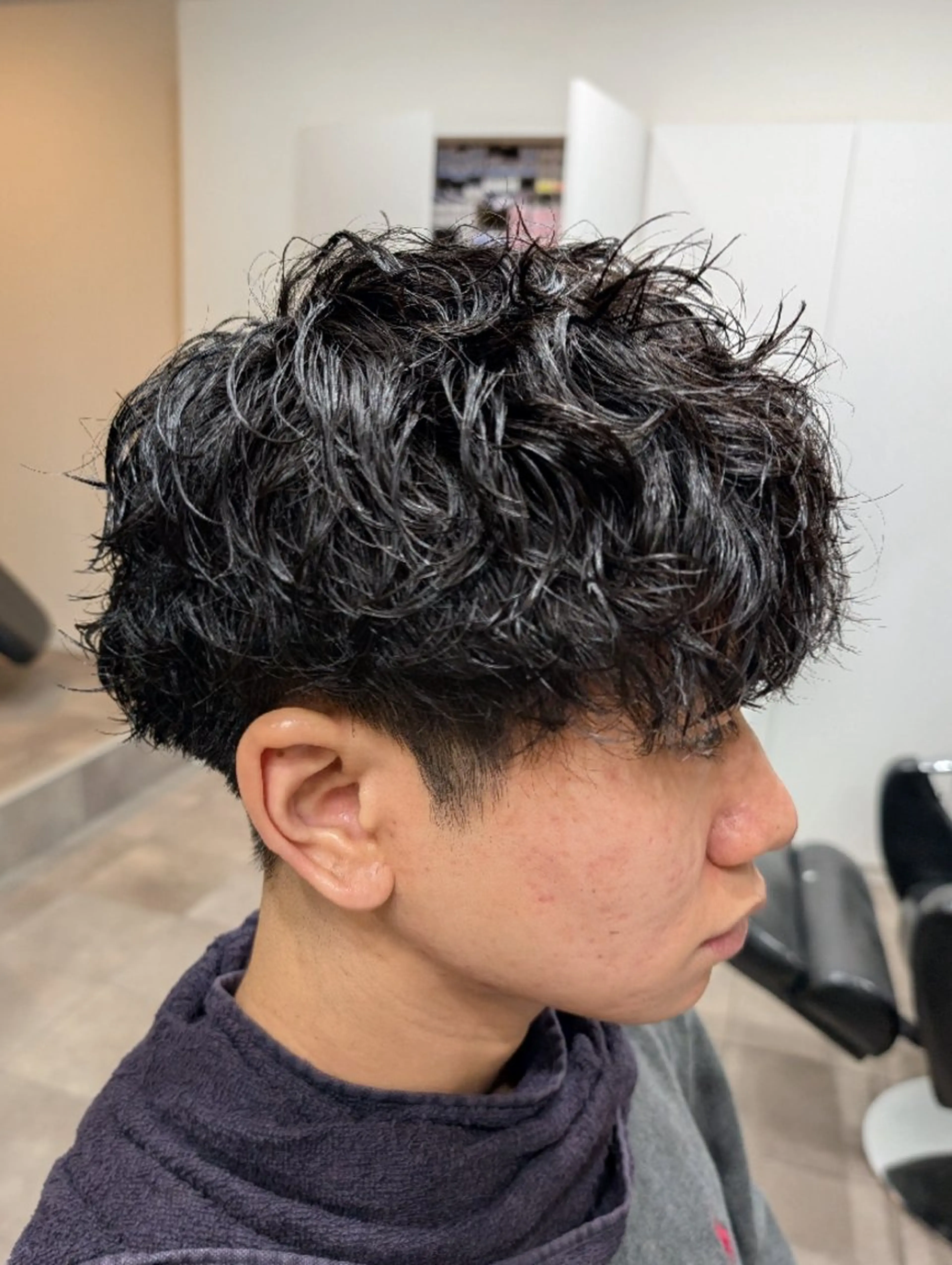パーマ メンズ ミディアム ミディアムパーマ メンズパーマ スパイラルパーマ カット パーマ QOL円山 YUTOのヘアスタイル