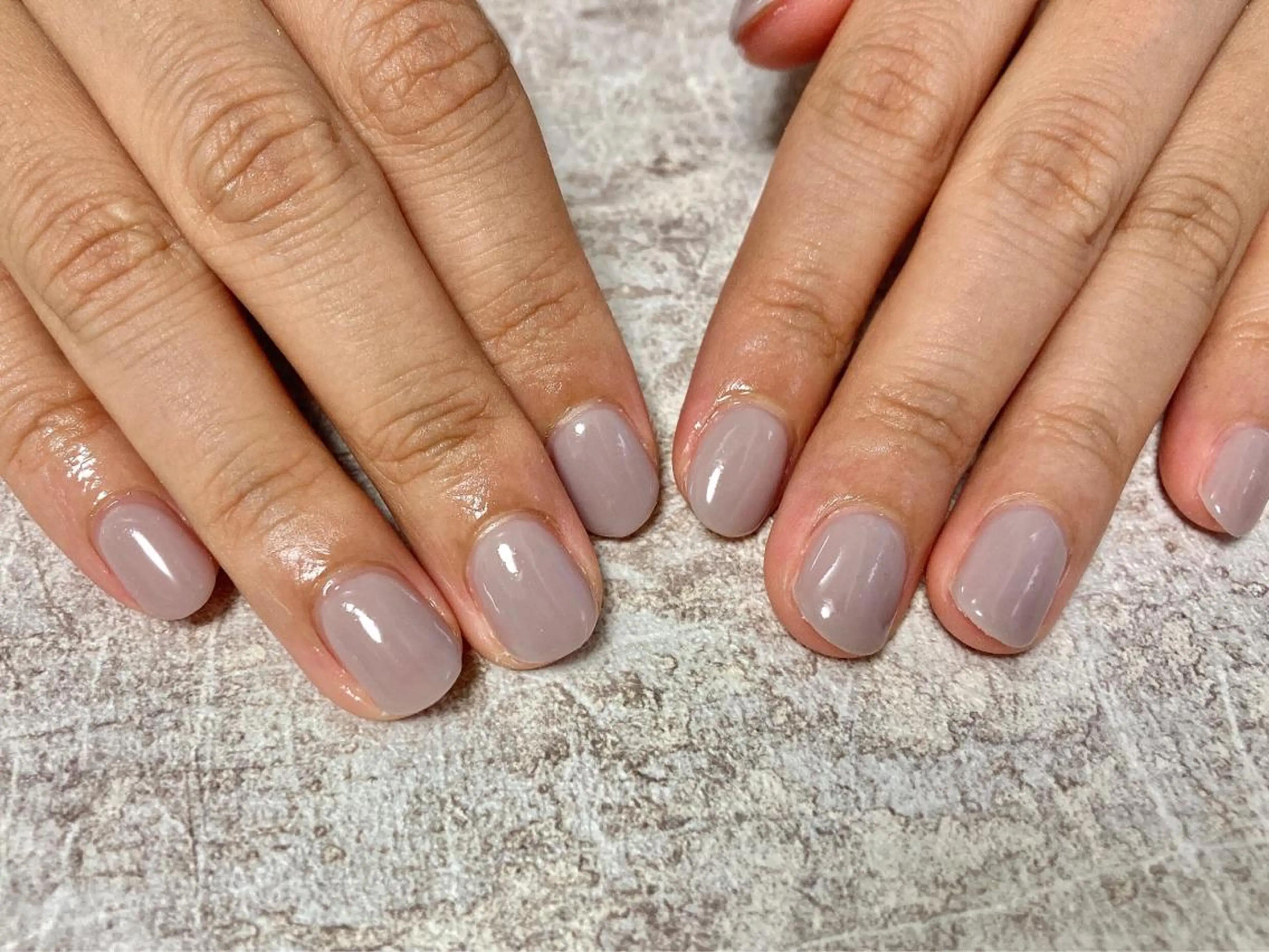 ネイル ワンカラーネイル パープル ハンドネイル mogunail &blowのネイルデザイン