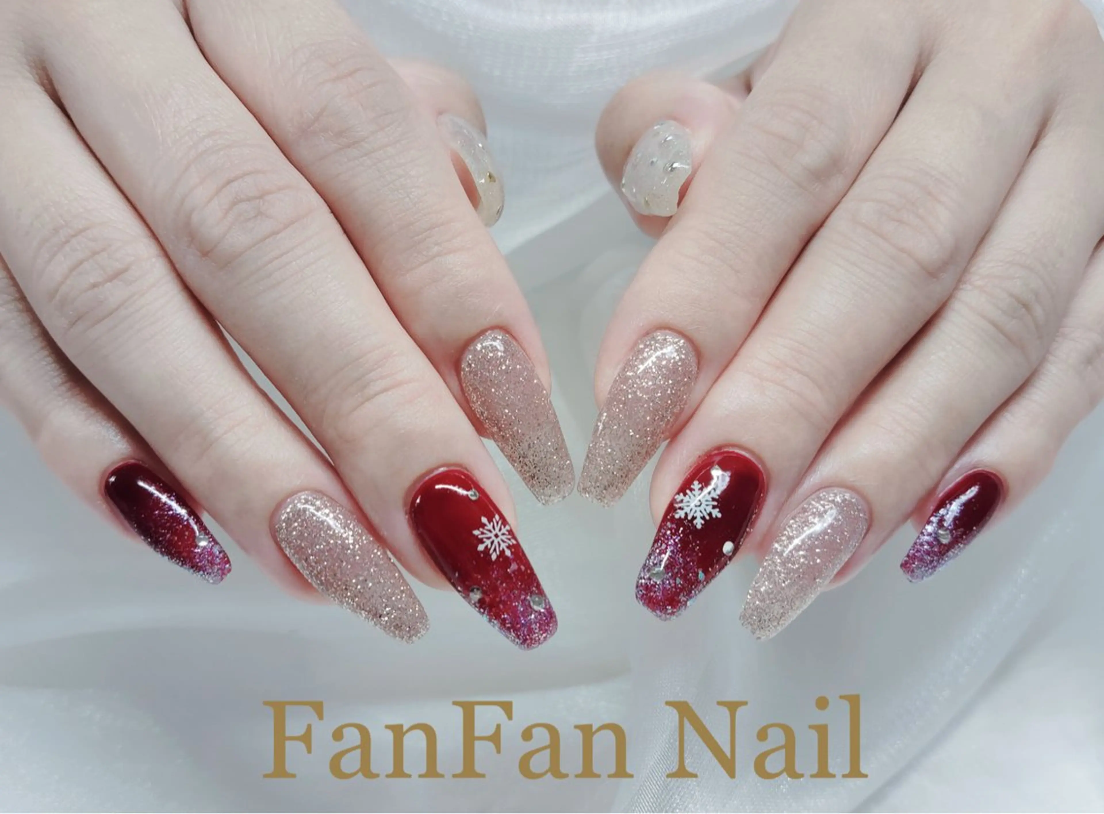 ネイル アートネイル オーロラネイル ガーリー キラキラネイル 韓国ネイル ハンドネイル KaKa FanFanNailのネイルデザイン