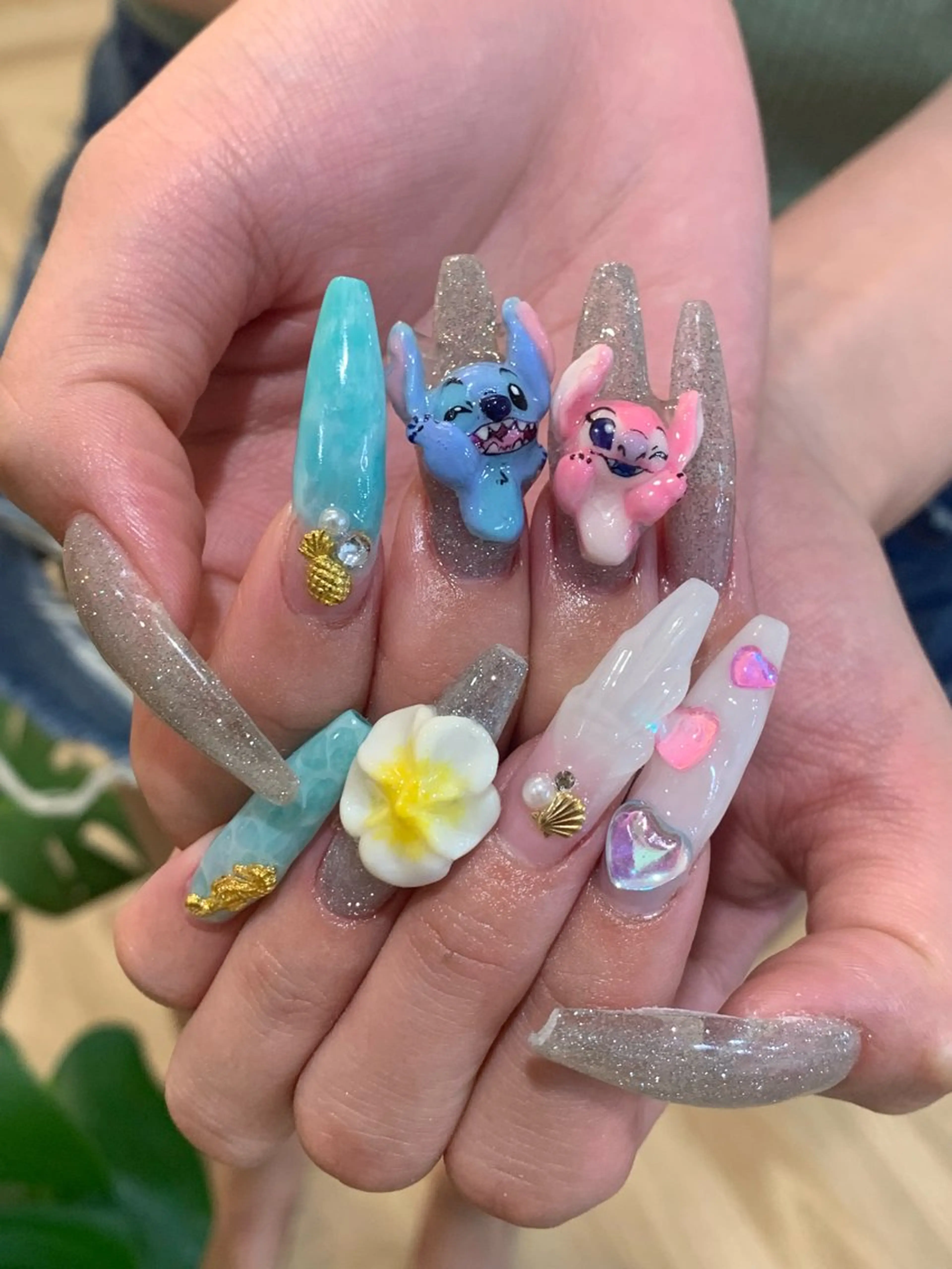 ネイル ハンドネイル NES NAIL所属・さゆり￤推しキャラ ￤ロングネイル🩷のネイルデザイン