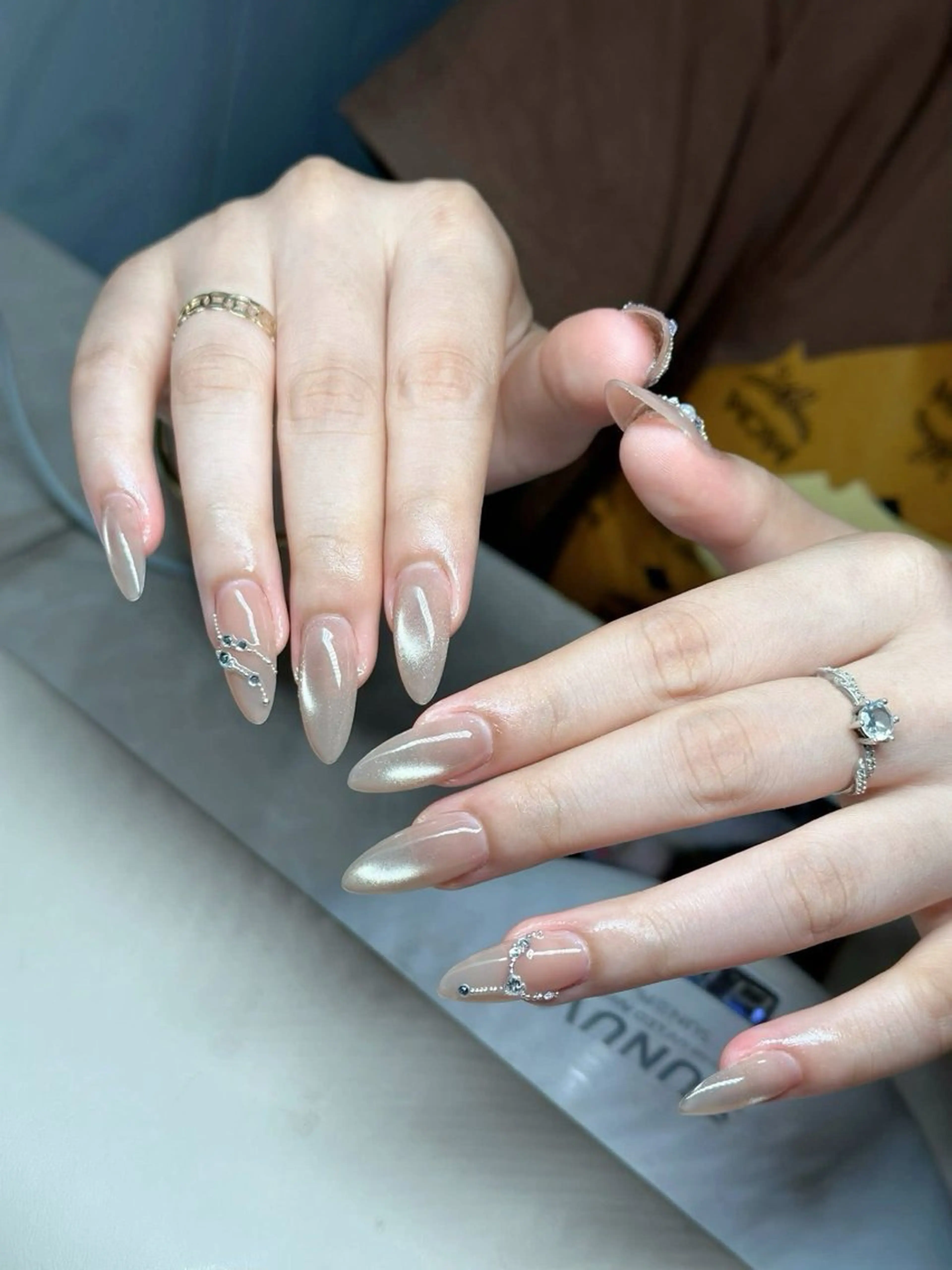 ネイル キラキラネイル マグネットネイル ぷっくりネイル 春ネイル ワンホンネイル ハンドネイル Candy Nailのネイルデザイン
