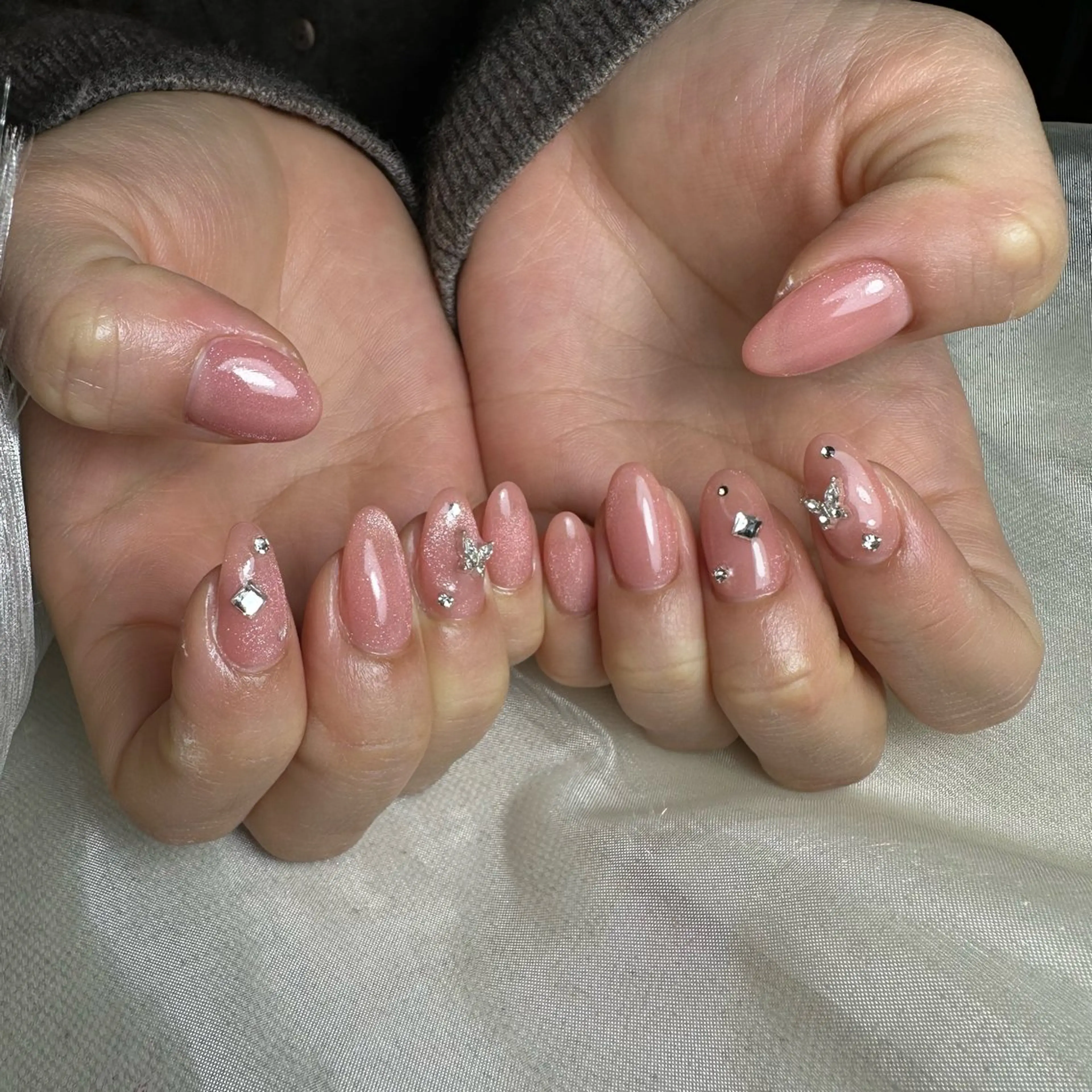 ネイル repos~ルポ~所属・里見 麗のネイルデザイン