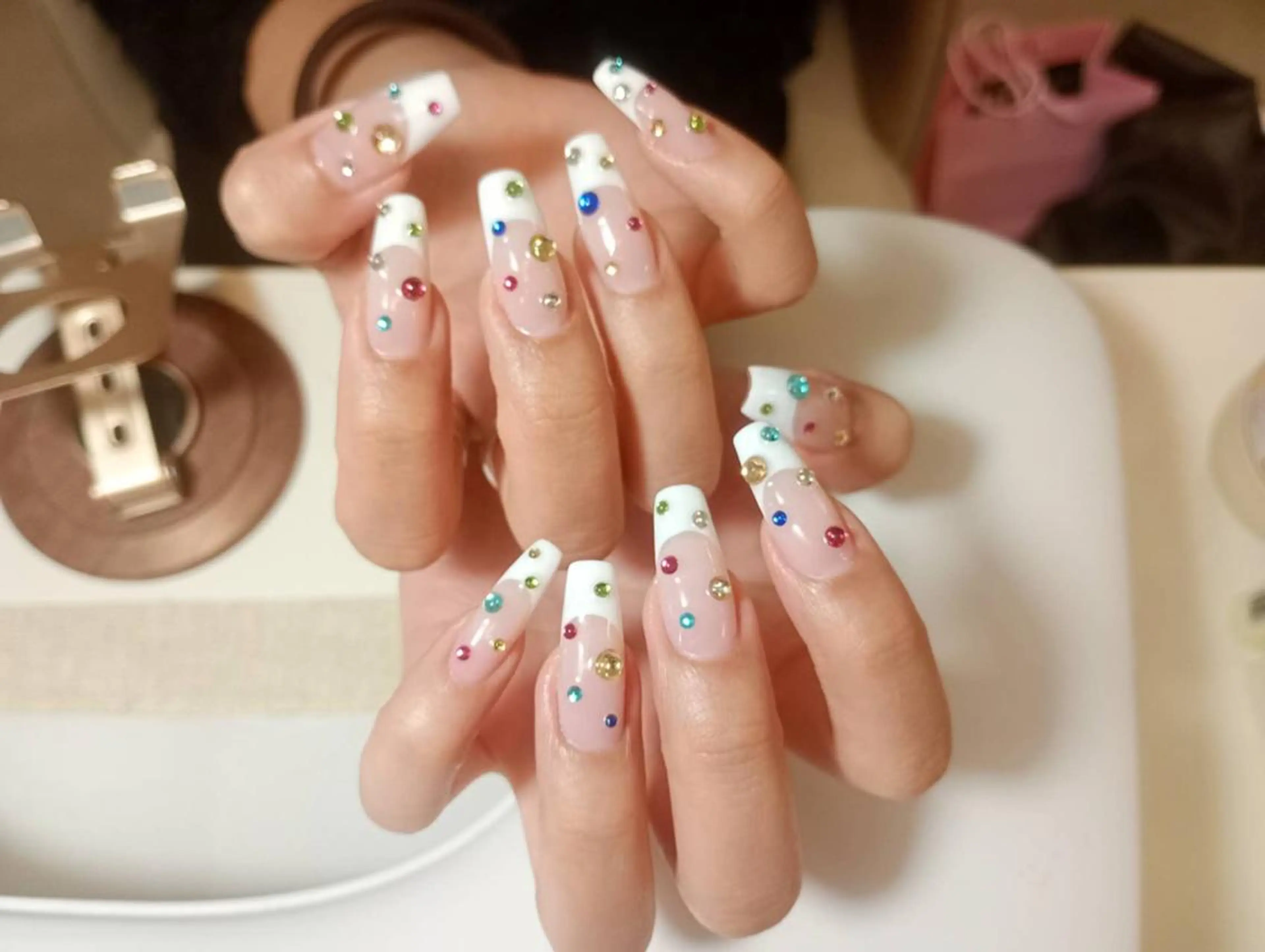 ネイル 長さ出し フレンチネイル ジェルネイル ガラスフレンチ 韓国ネイル Hana Bloom Nail💛Rinaのネイルデザイン
