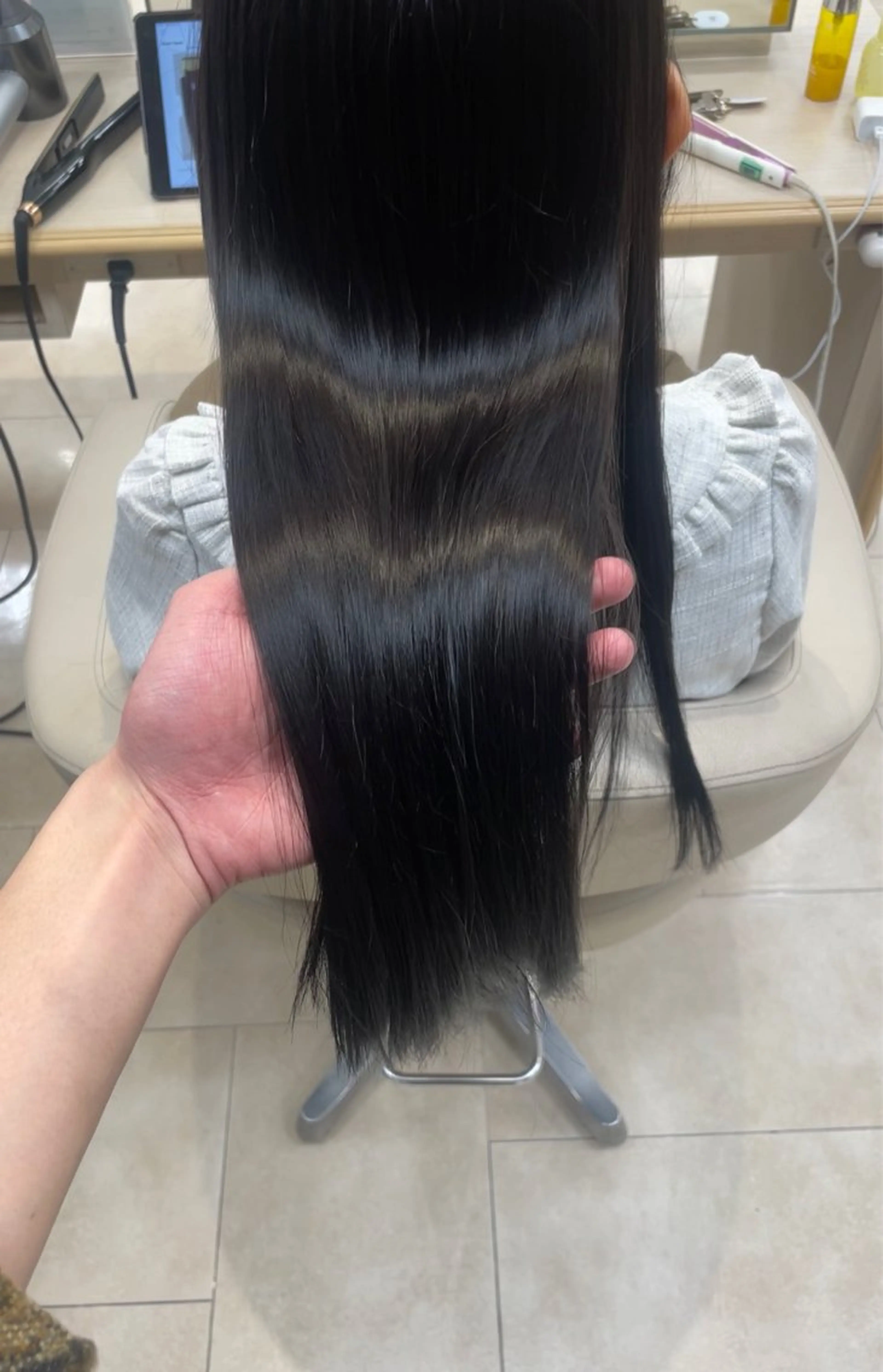 ロング カラー シャドウパーマ／骨格 矯正カット　トモキのヘアスタイル