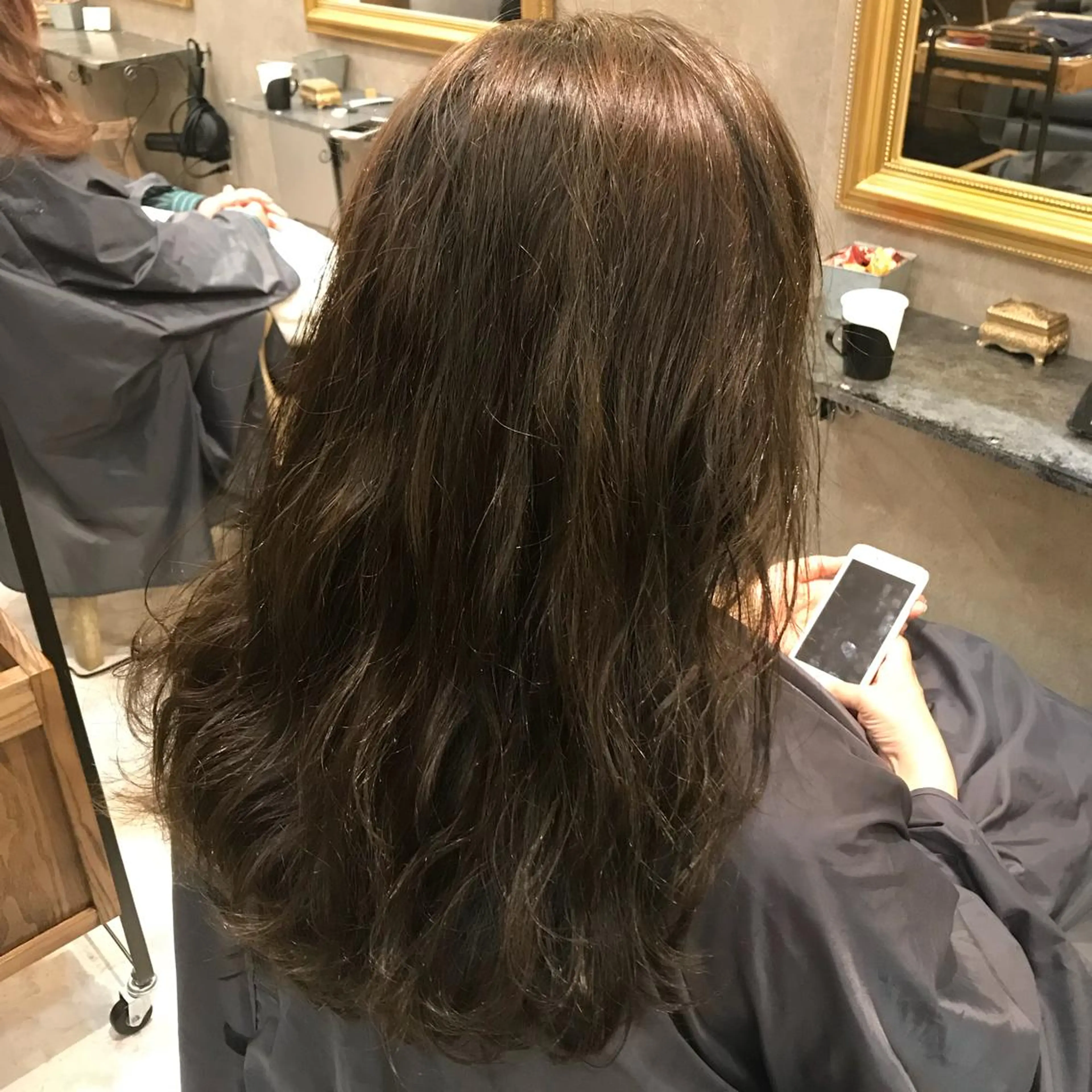 ミディアム アッシュ SALOWIN新潟万代所属・緑川 瑞穂のヘアスタイル