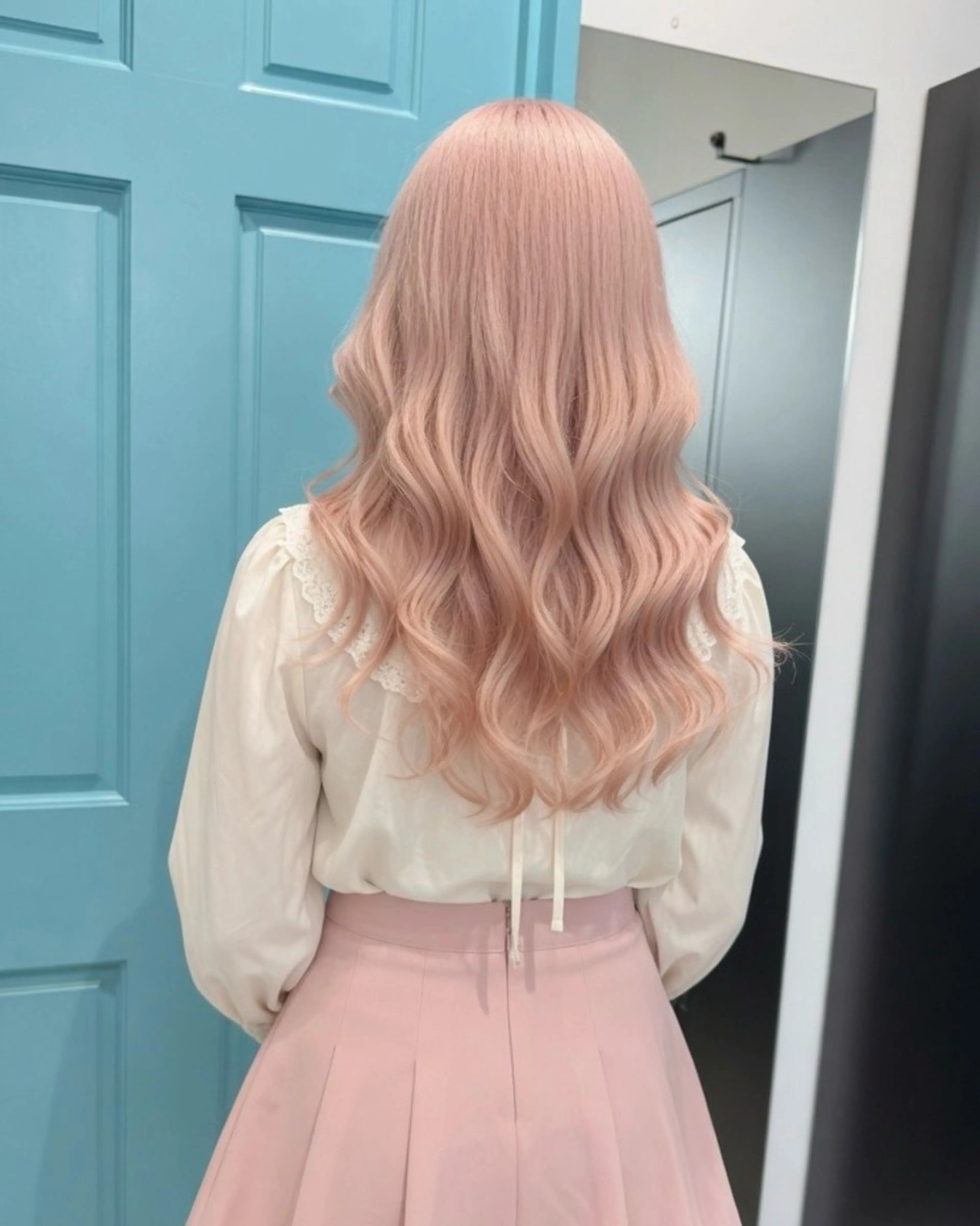 セミロング カラー ヘアアレンジ ベージュカラー ブリーチ ケアブリーチ ケアカラー デザインカラー ヘアカラー ハイトーン特化🤍 浦住のヘアスタイル