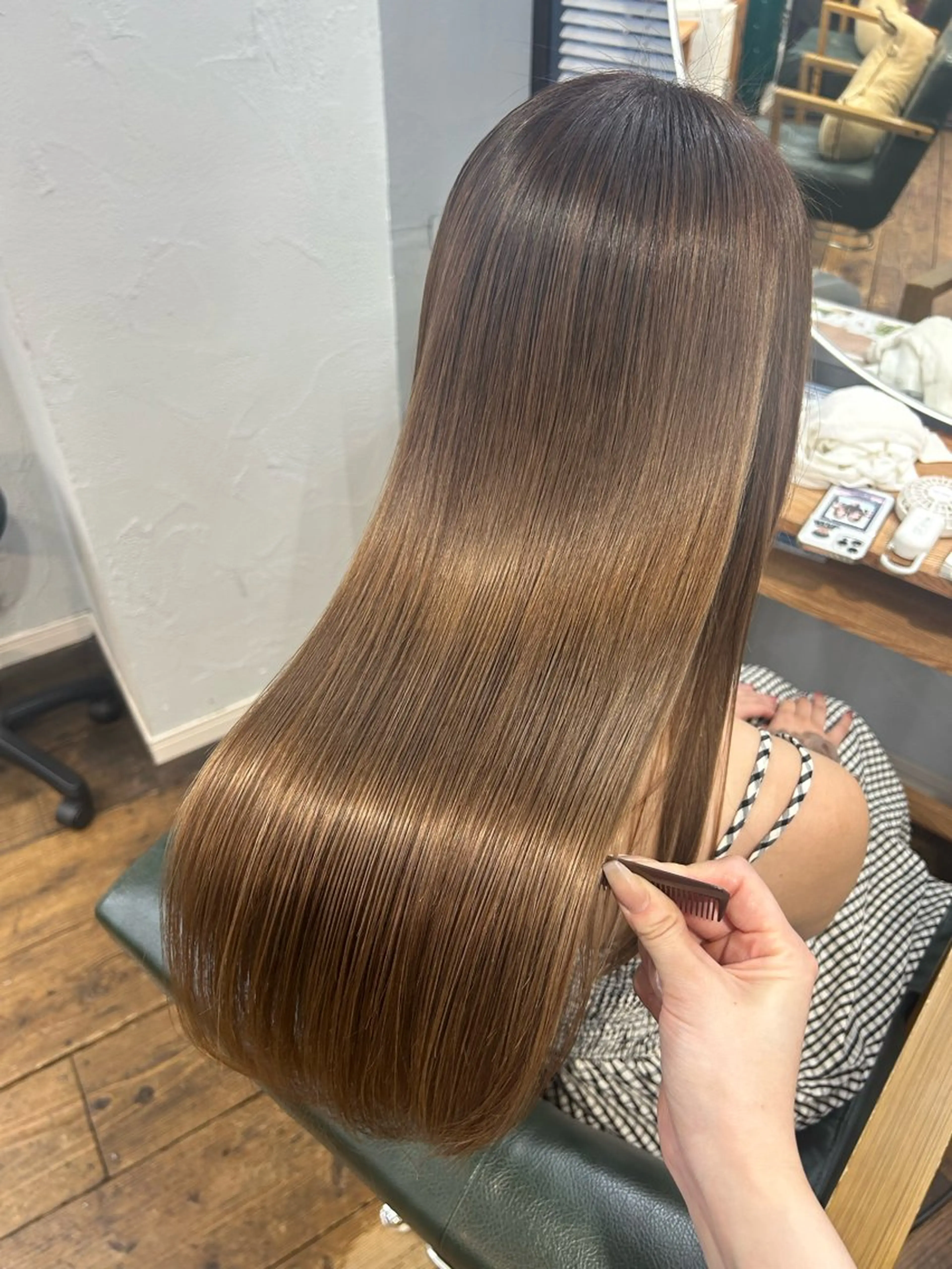 ロング カット ヘアカラー 縮毛矯正 トリートメント 透明感ヘアカラー chiharuのヘアスタイル