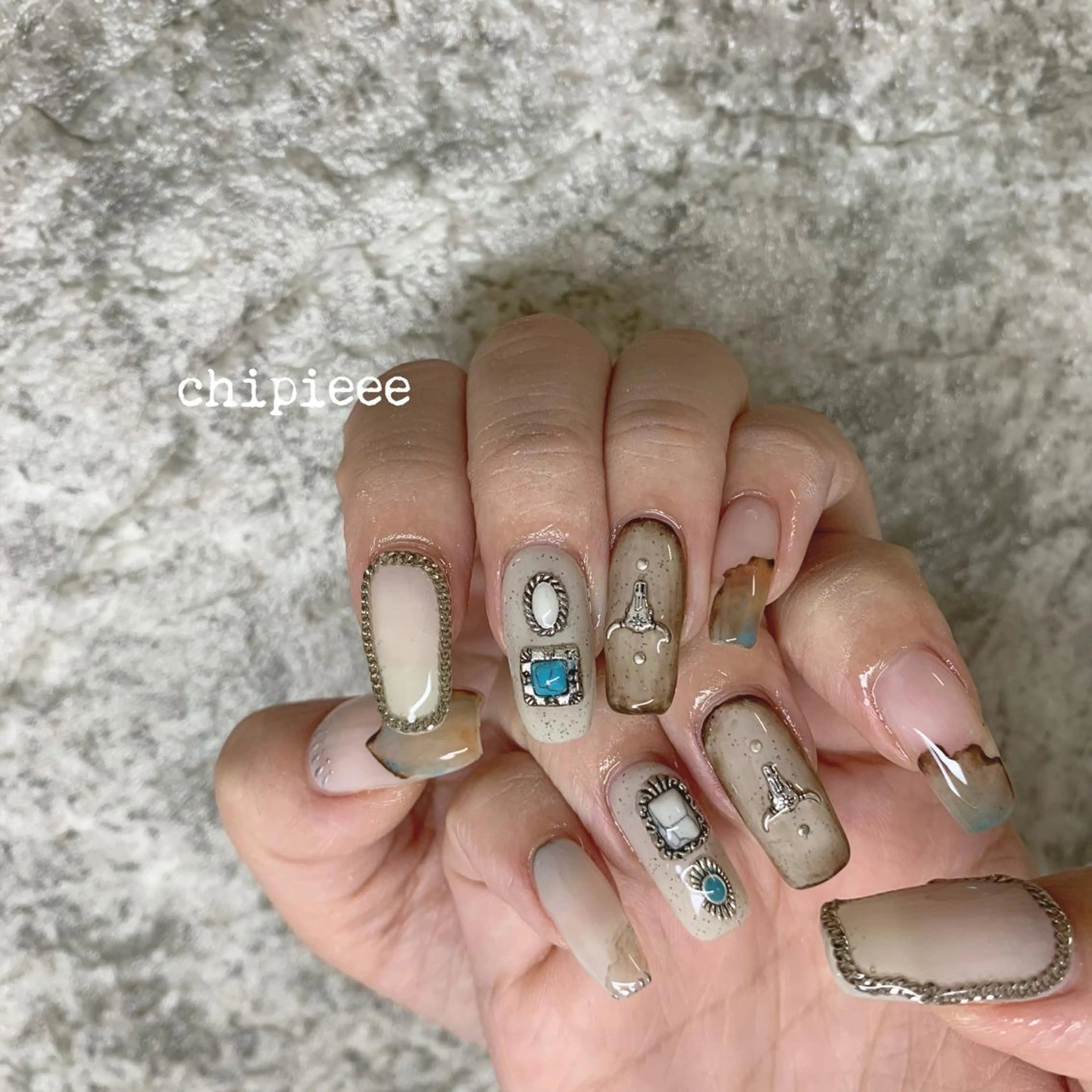 ネイル charme所属・. SHIORIのネイルデザイン