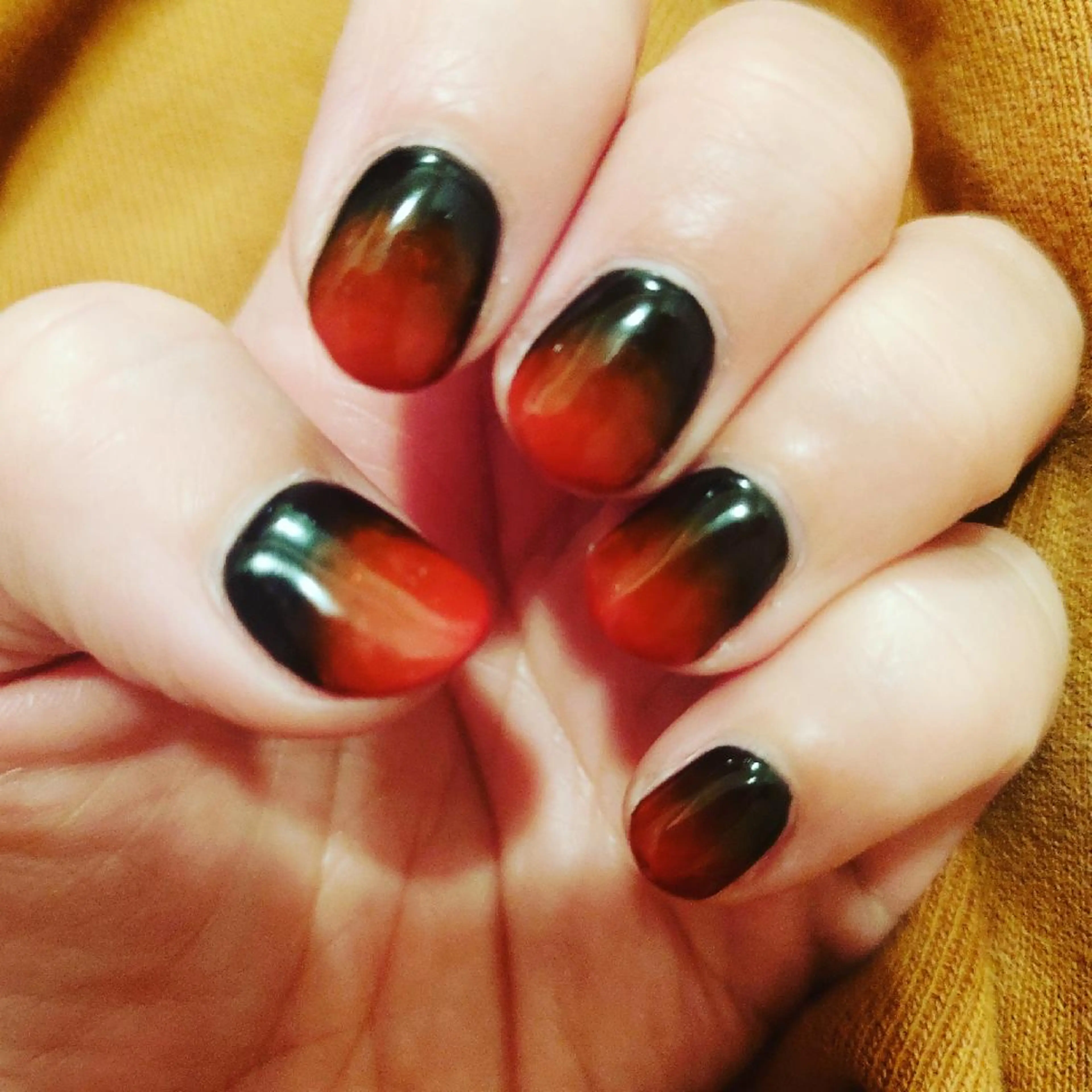 千葉家蘭磨ネイル♣所属・千葉家蘭磨ネイル♣と タイ古式マッサージのネイルデザイン