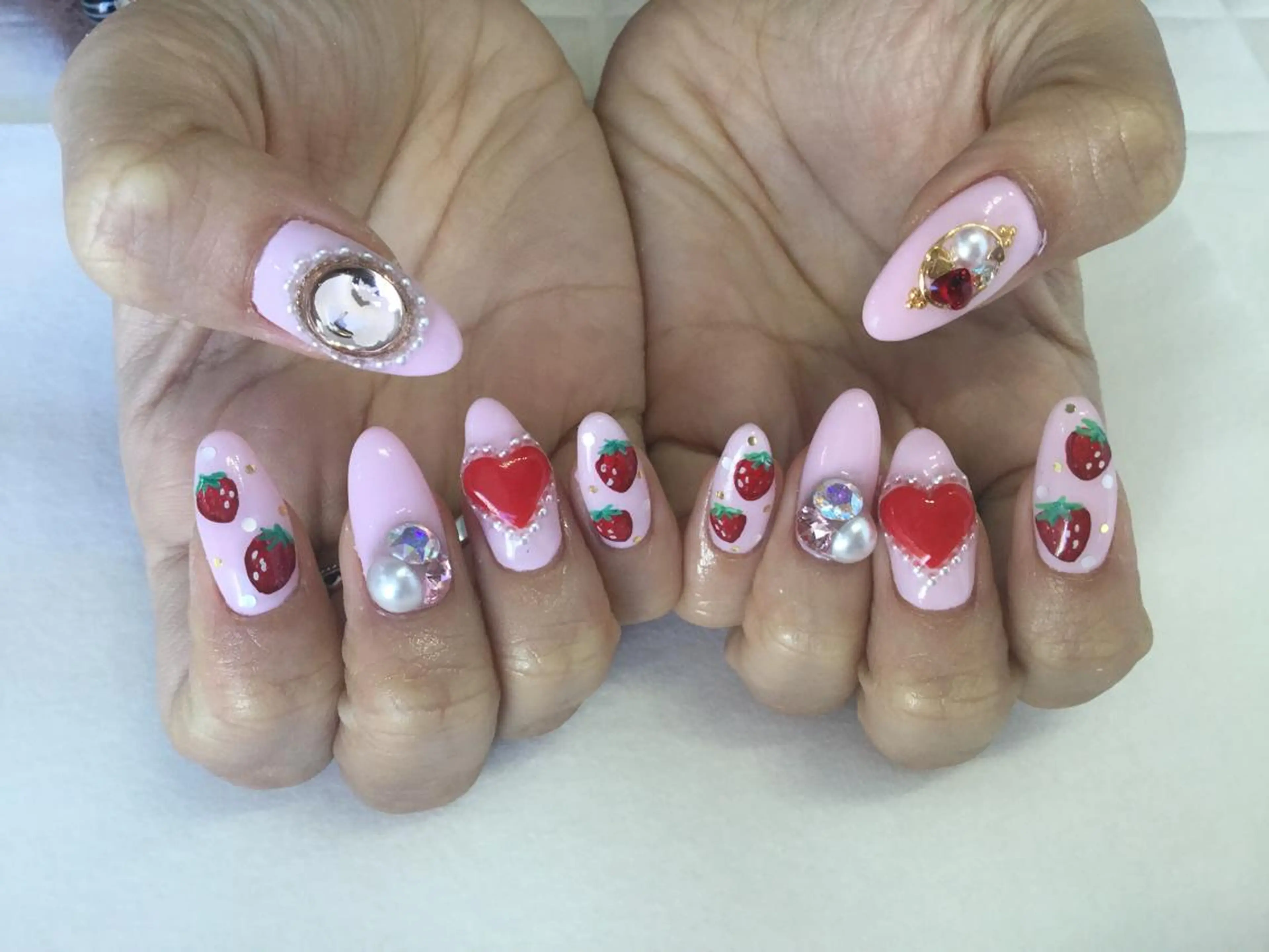 ネイル ハンドネイル 💎🐰 saki. m 🐰💎のネイルデザイン