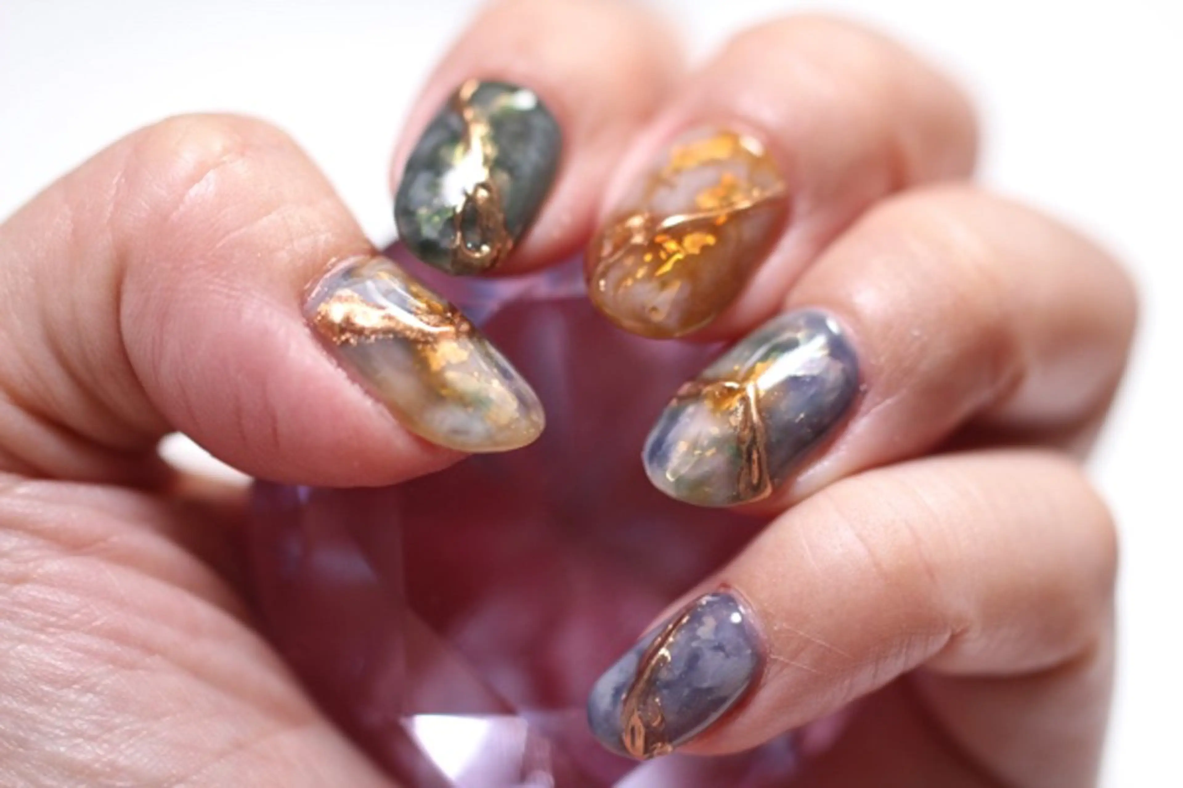 ネイル アートネイル オーロラネイル ジェルネイル 大理石ネイル(マーブル) ママリンド　志村坂上店所属・しみ えんのネイルデザイン