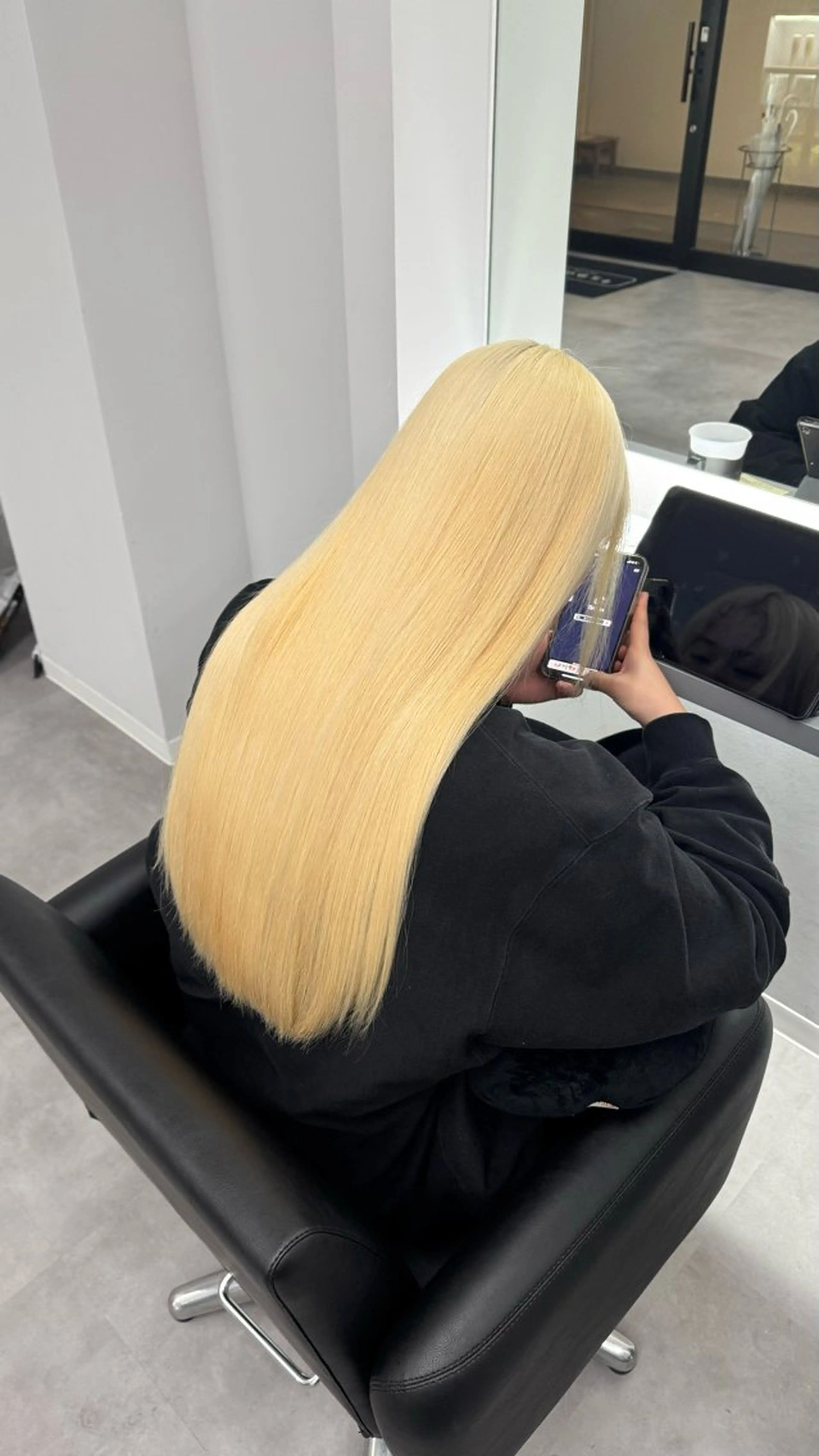 ロング ヘアカラー 中島 涼葉のヘアスタイル