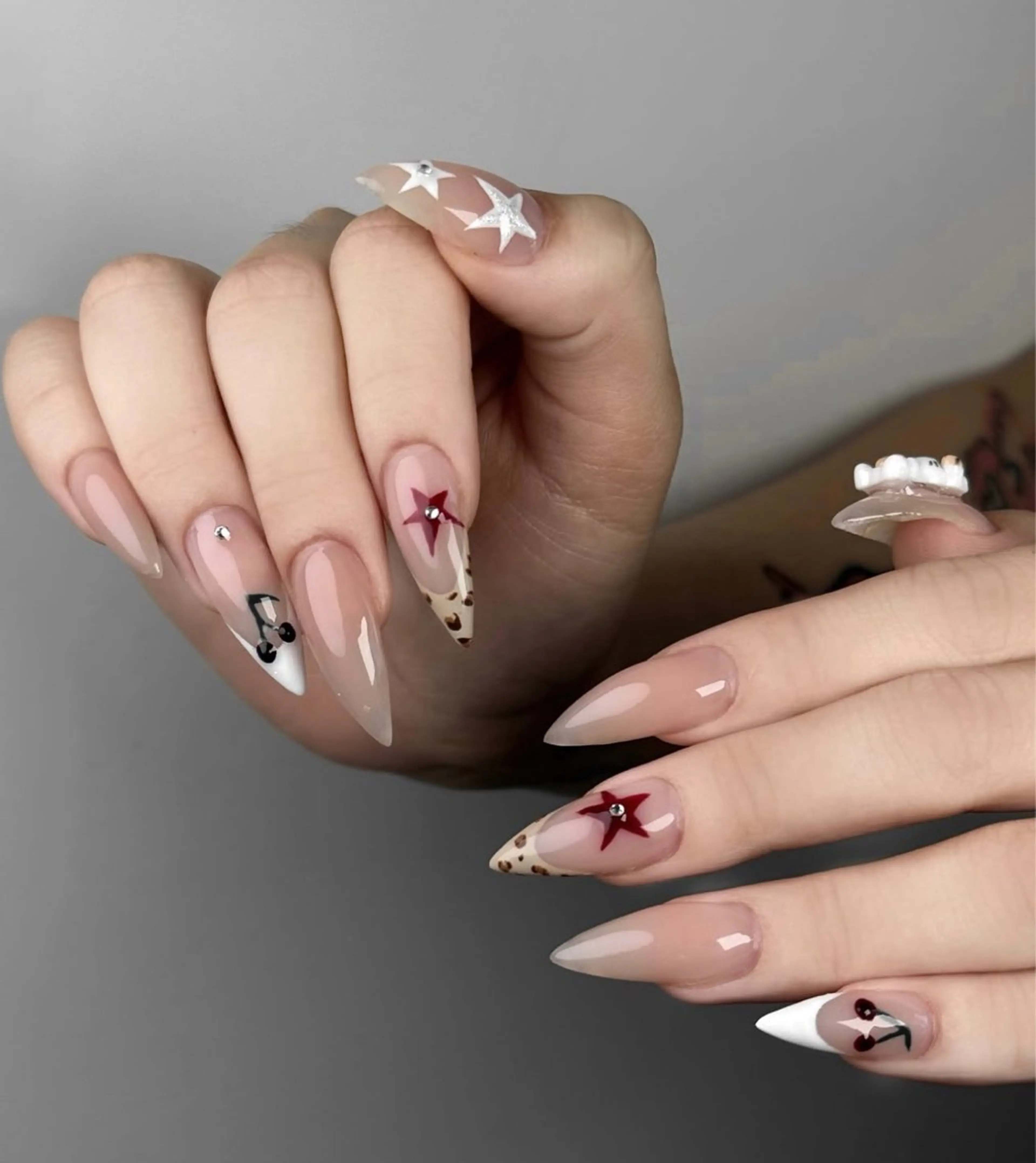 ネイル フラッシュネイル フレンチネイル グラデーション キラキラネイル 韓国ネイル ハンドネイル rina nailのネイルデザイン