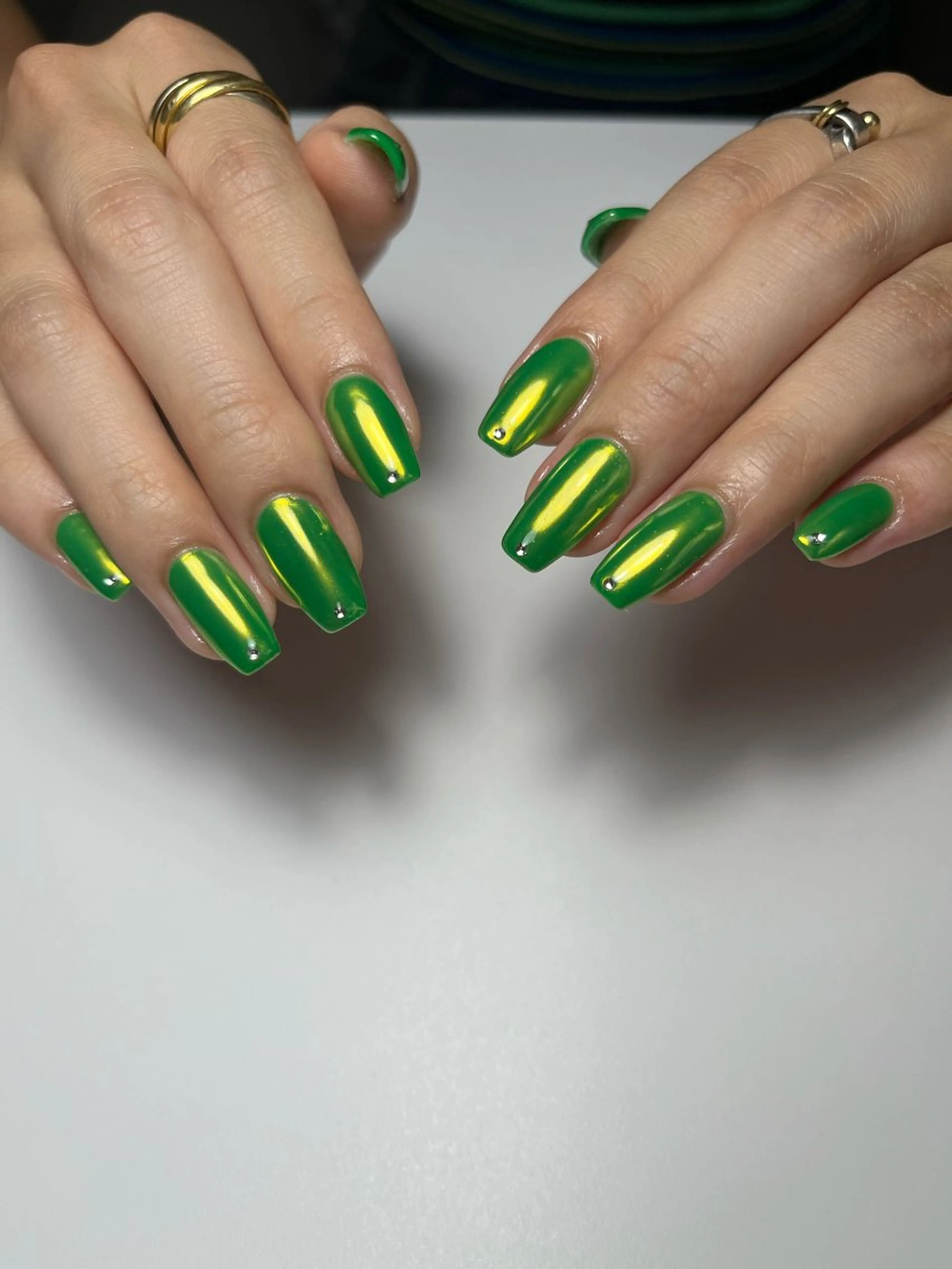 ネイル オーロラネイル ミラーネイル ワンカラーネイル le'a所属・miya .のネイルデザイン