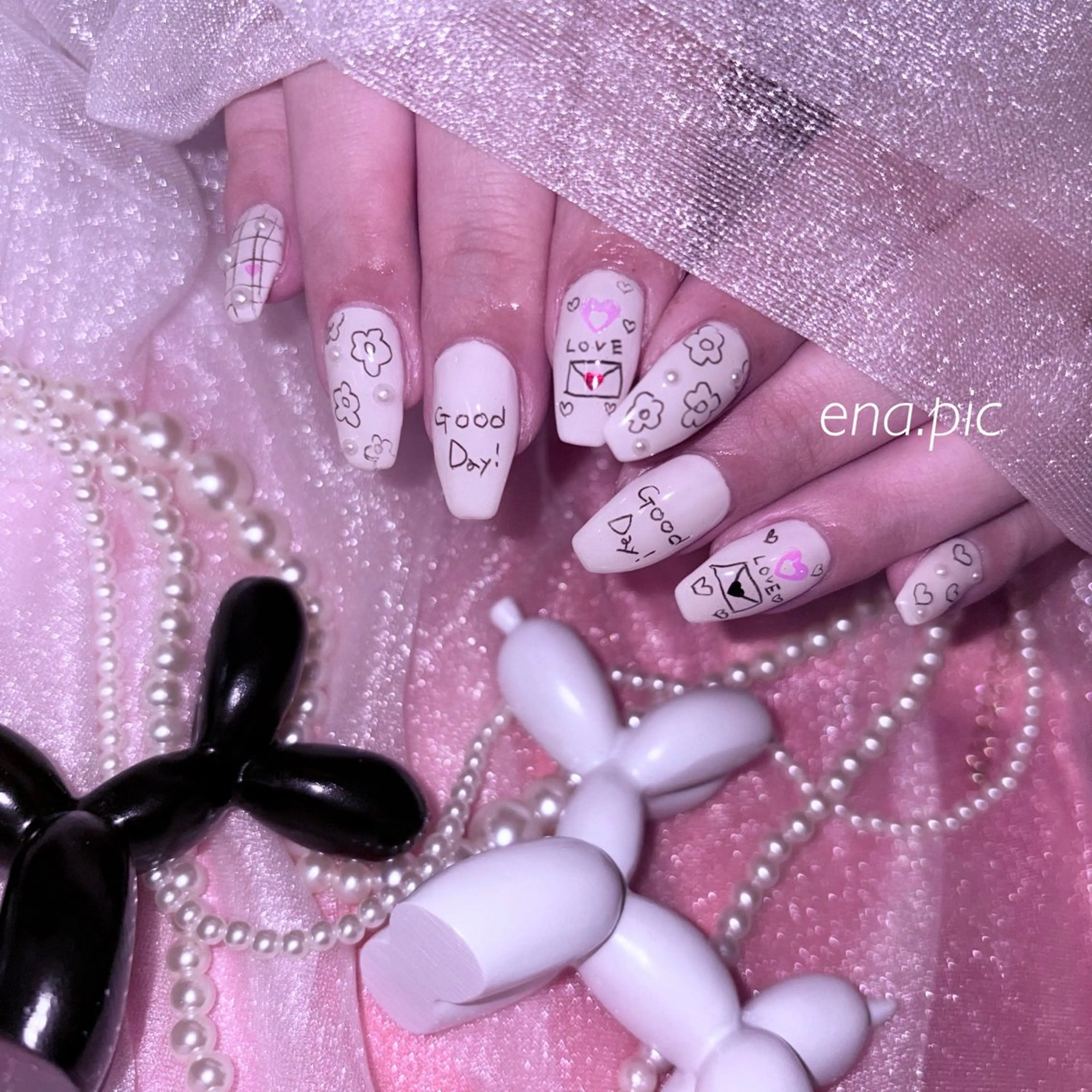 ネイル toyvenail 🖤enaのネイルデザイン