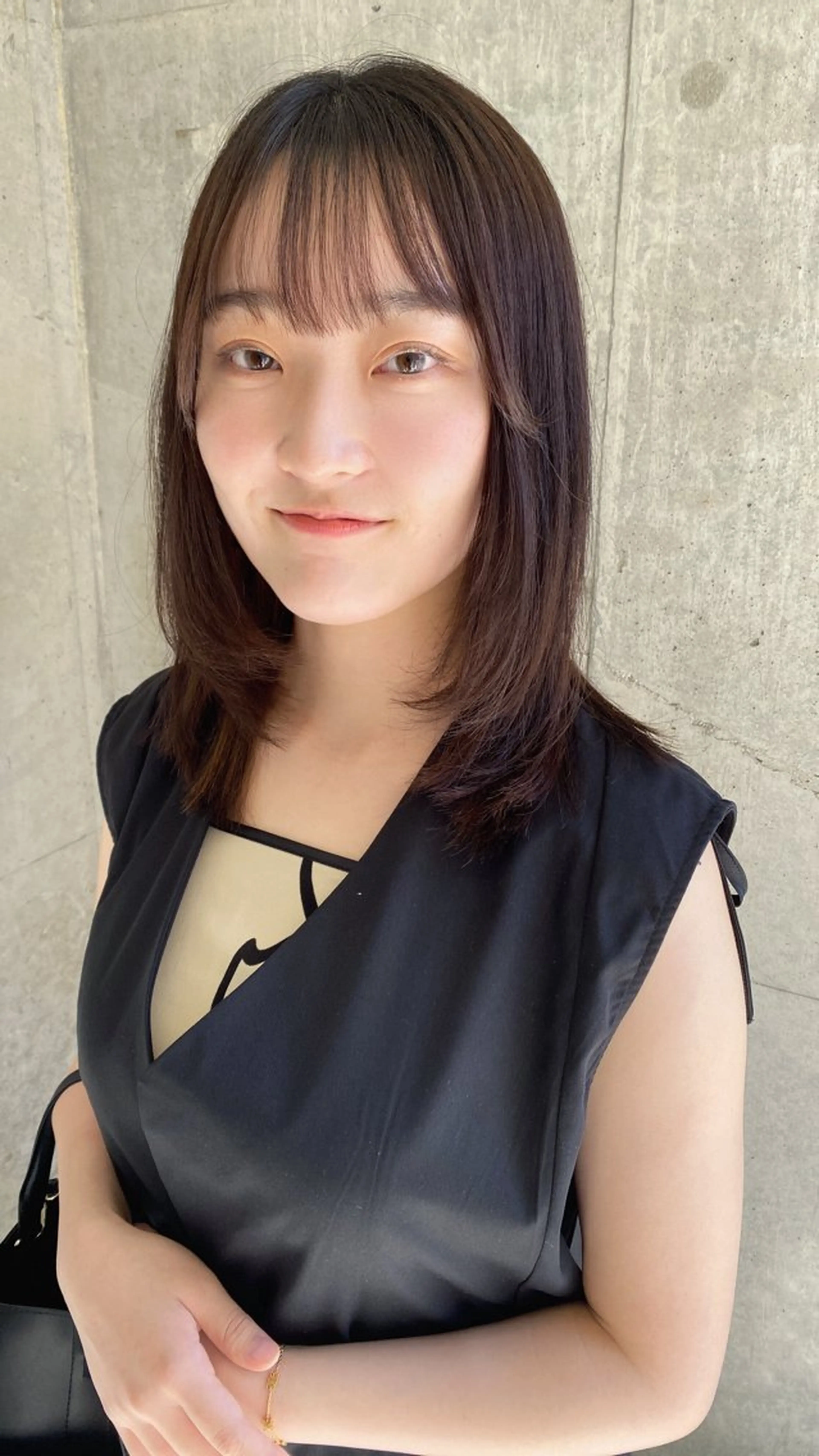 ミディアム カラー カット ヘアカラー 縮毛矯正 トリートメント ヘアーロウル ニコラのヘアスタイル