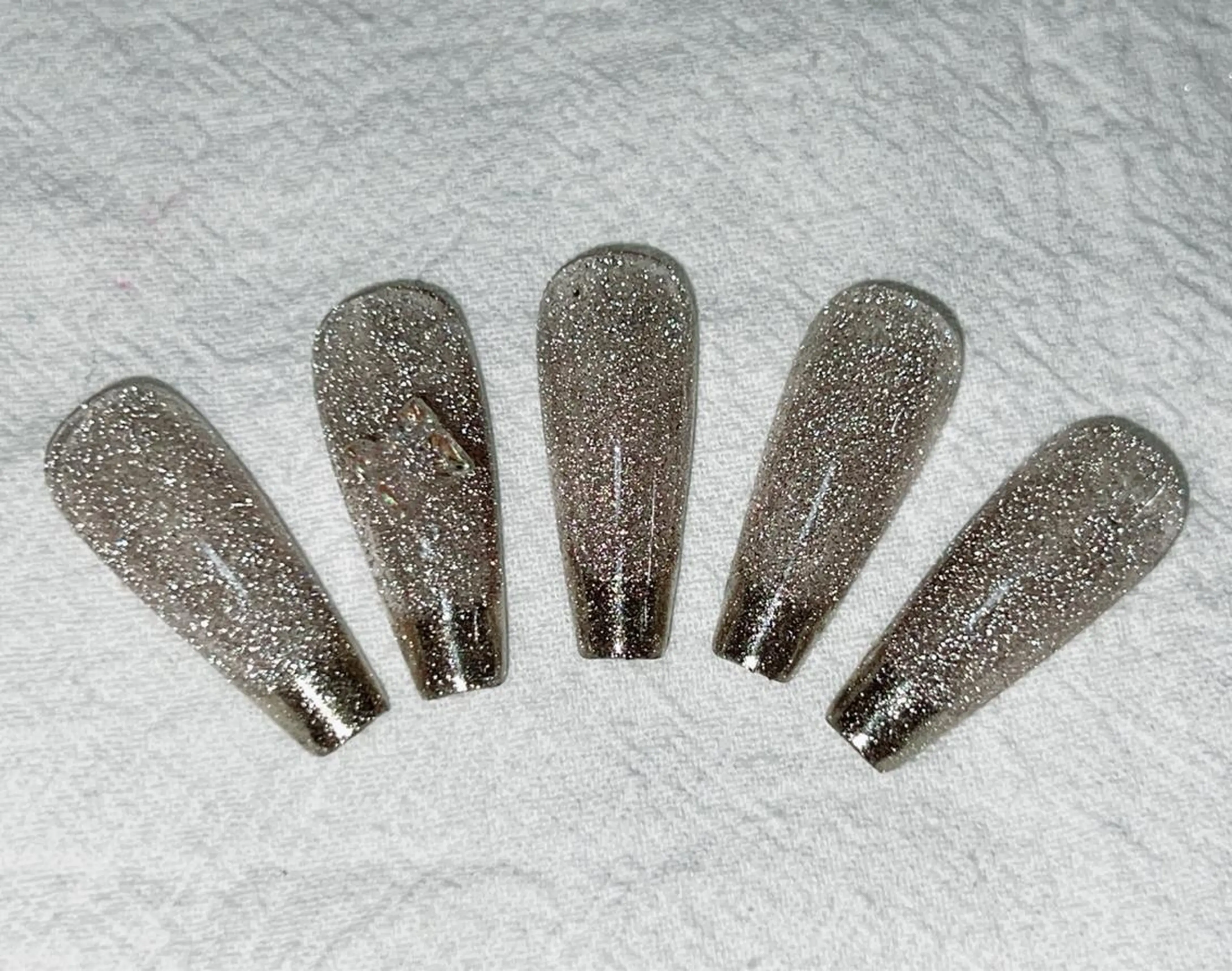 ネイル キラキラネイル lucky nail 歌舞伎町のネイルデザイン