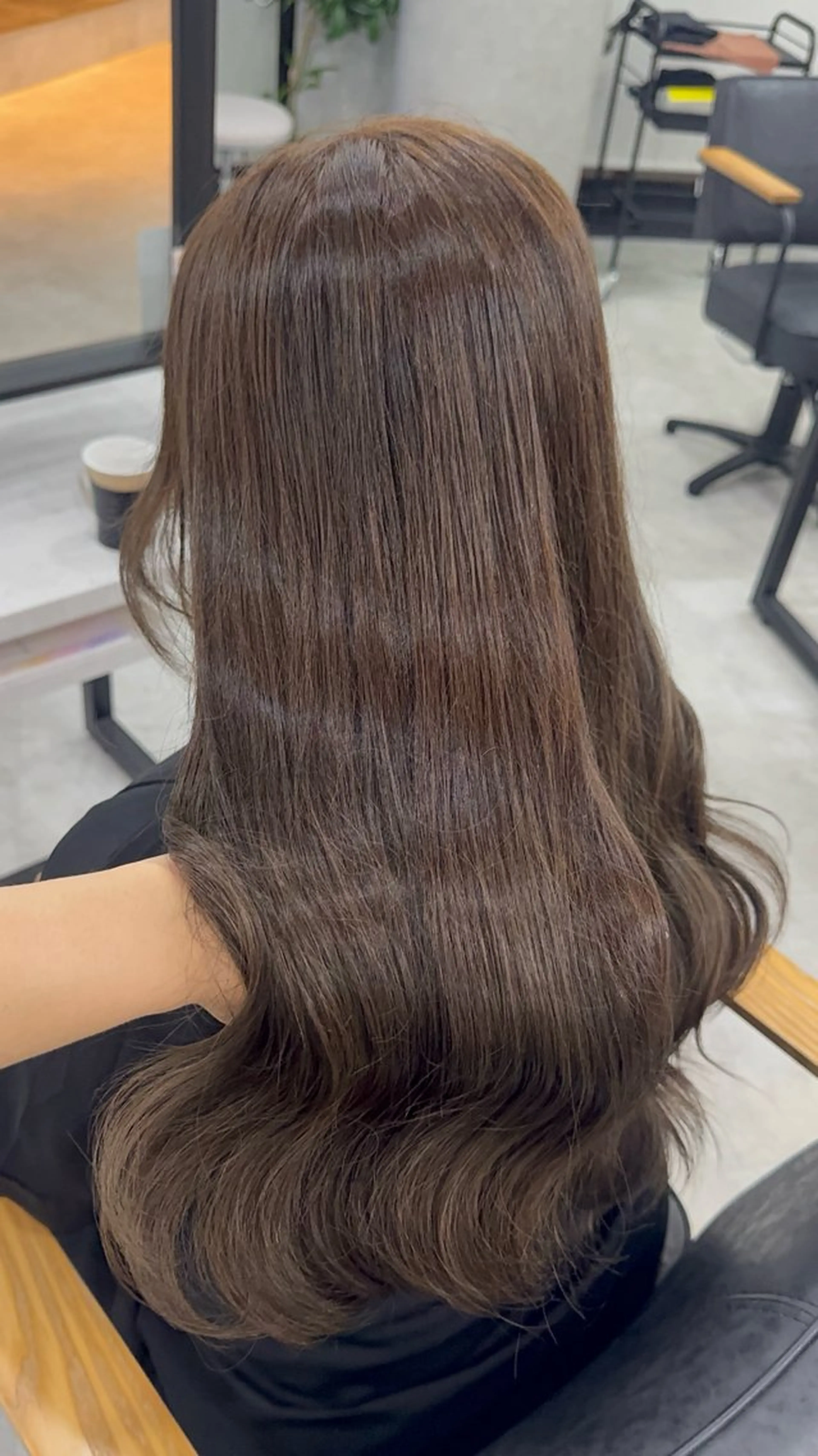 ロング カラー アッシュ アッシュブラウン ベージュカラー 黒髪 ブリーチ カット ヘアカラー トリートメント 赤み無し柔らかカラー 【梅田】madokaのヘアスタイル