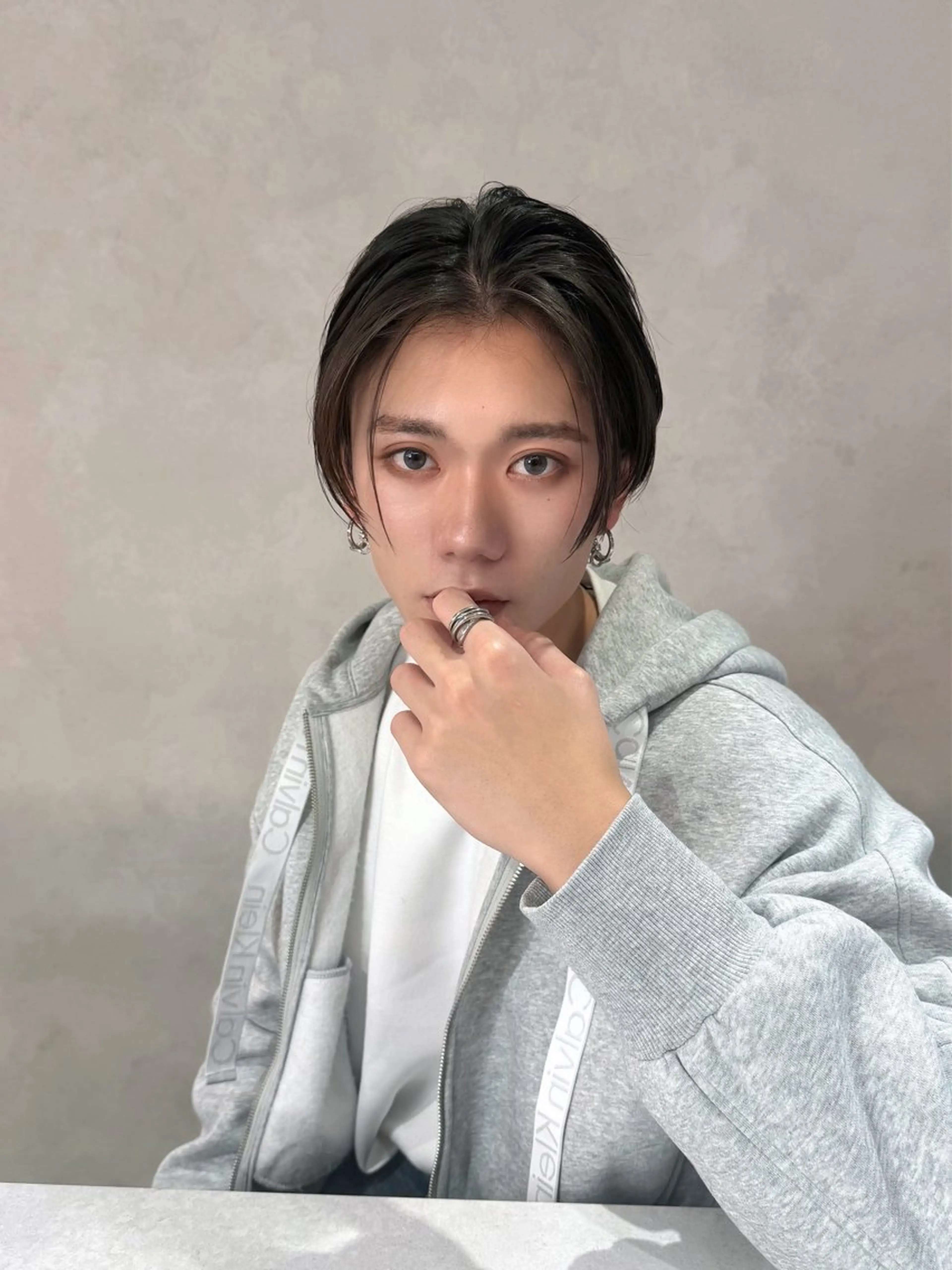 ショート カラー 新島 涼のヘアスタイル