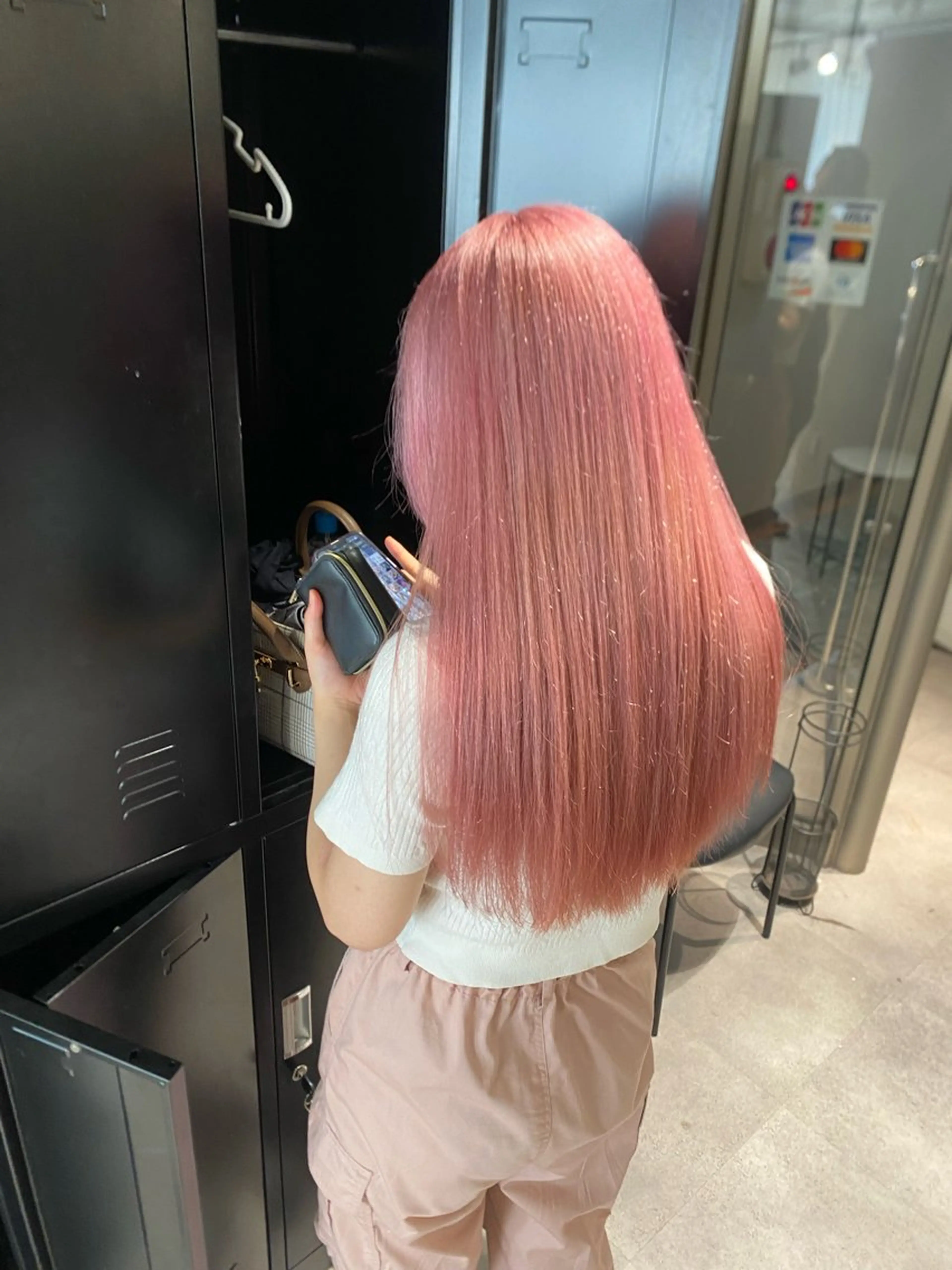 ロング カラー ピンクカラー ホワイトピンク カット ヘアカラー 🇰🇷ハイトーン× 韓国レイヤー레이어드のヘアスタイル