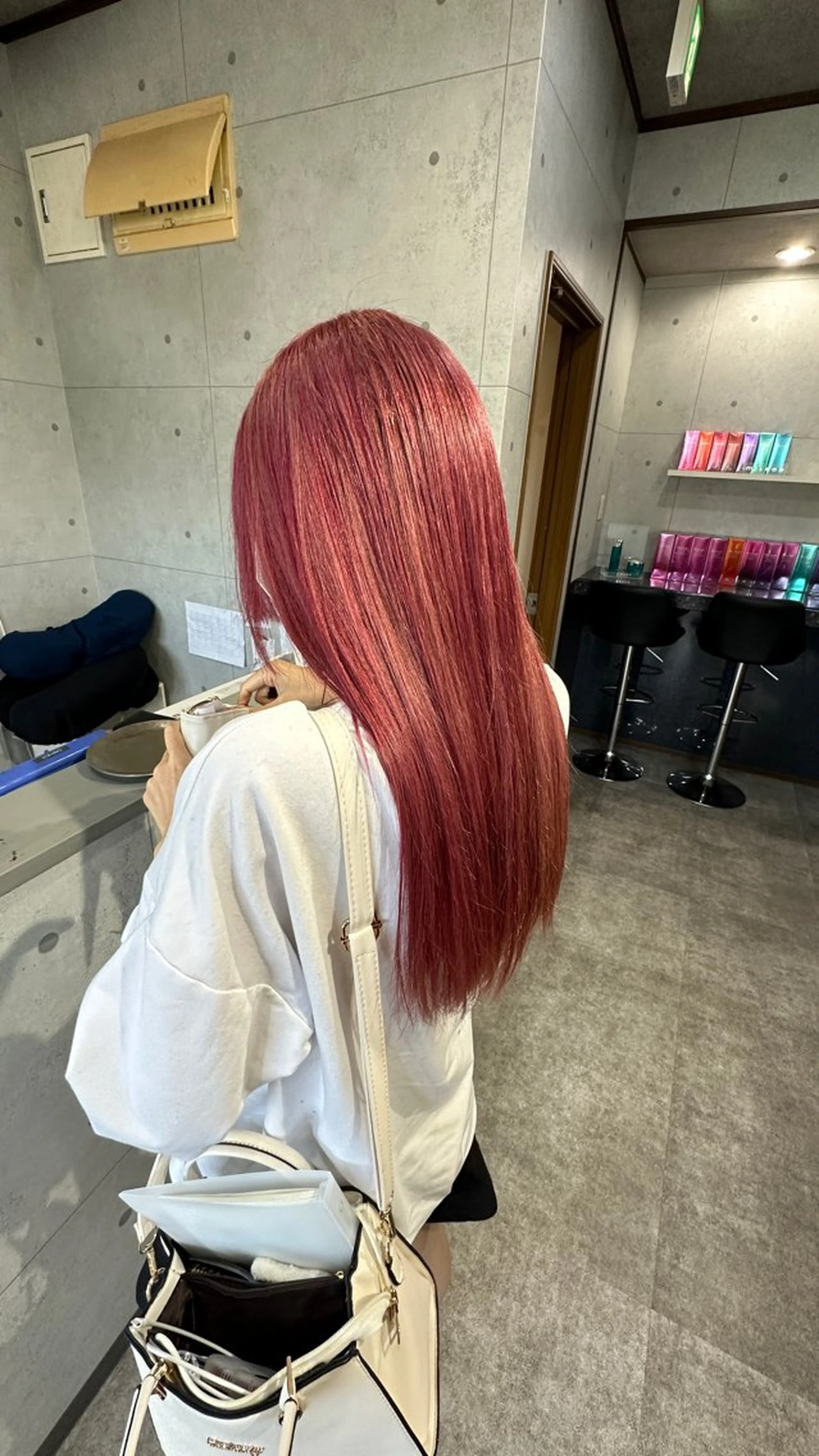 ロング ボブ くびれヘア くせ毛 髪質改善 切りっぱなしロブ カット ヘアカラー REVE美容室 REVEマツエクのヘアスタイル