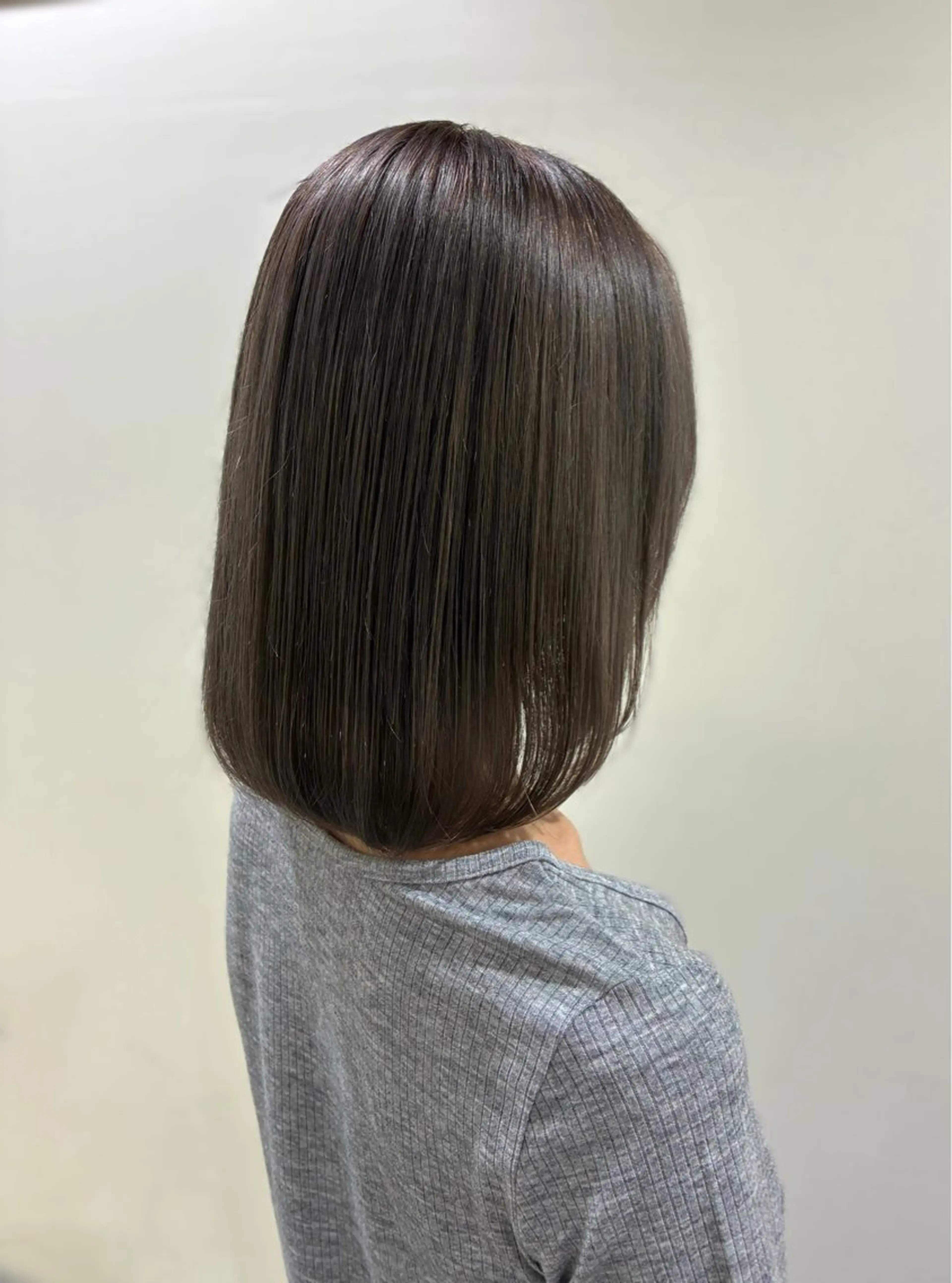 ミディアム カラー ブリーチ グレージュ 梅原 姫🍬🐰のヘアスタイル