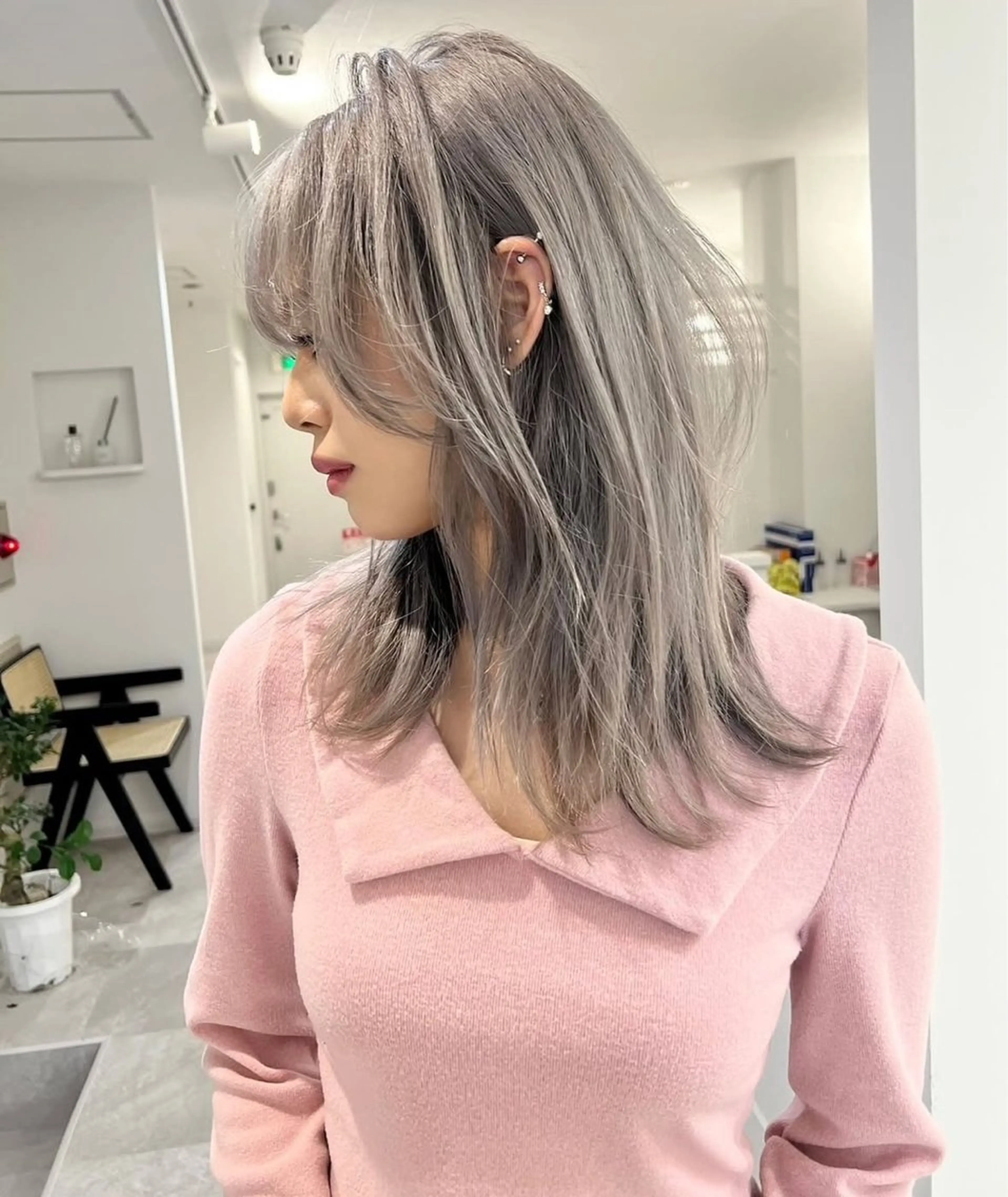 ミディアム カラー グレージュ ヘアカラー SEINA️️/烏丸 ブリーチ/ハイトーンのヘアスタイル