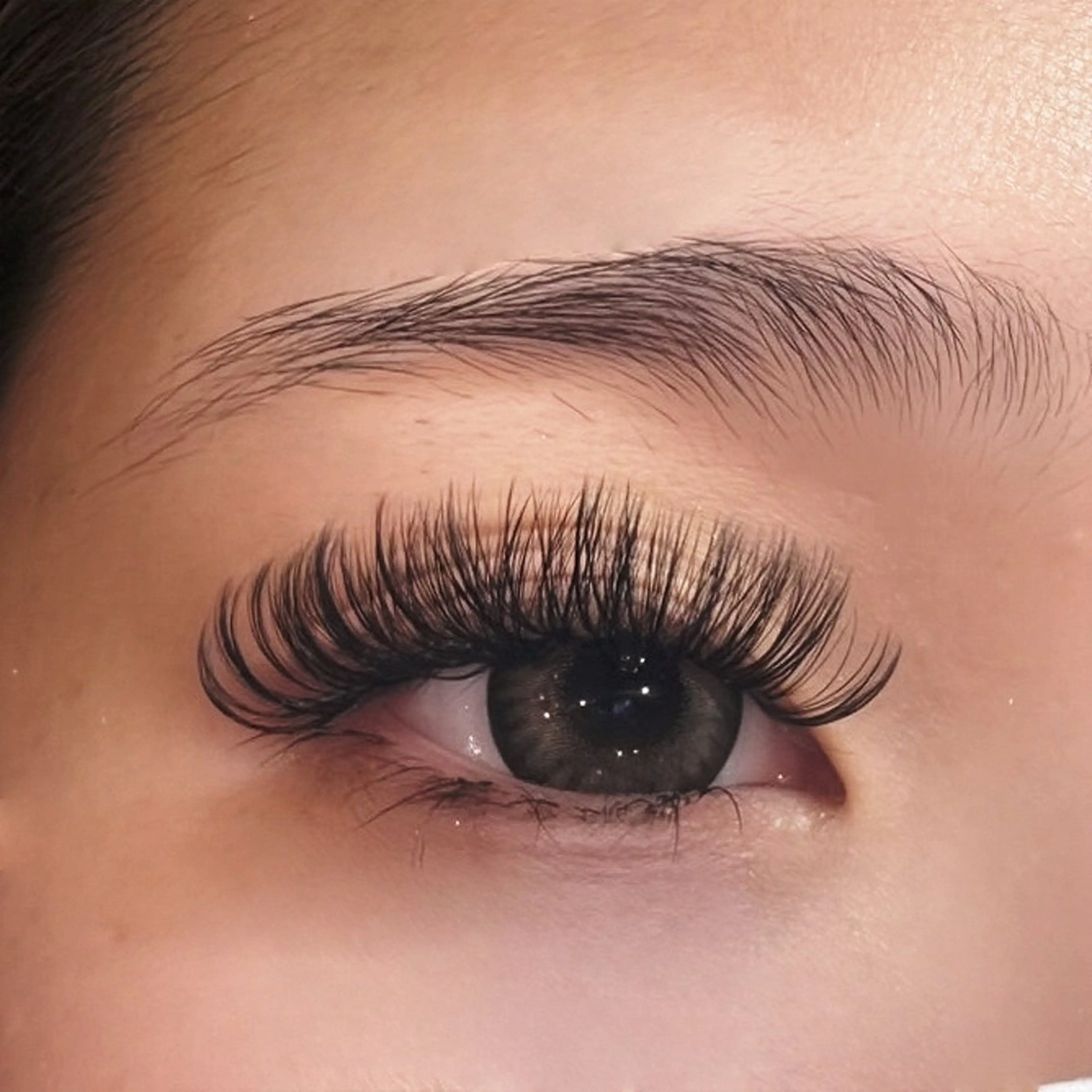 マツエク・マツパ ボリュームラッシュ ノーファンデの樹所属・宇治 名帆子のマツエク・マツパデザイン