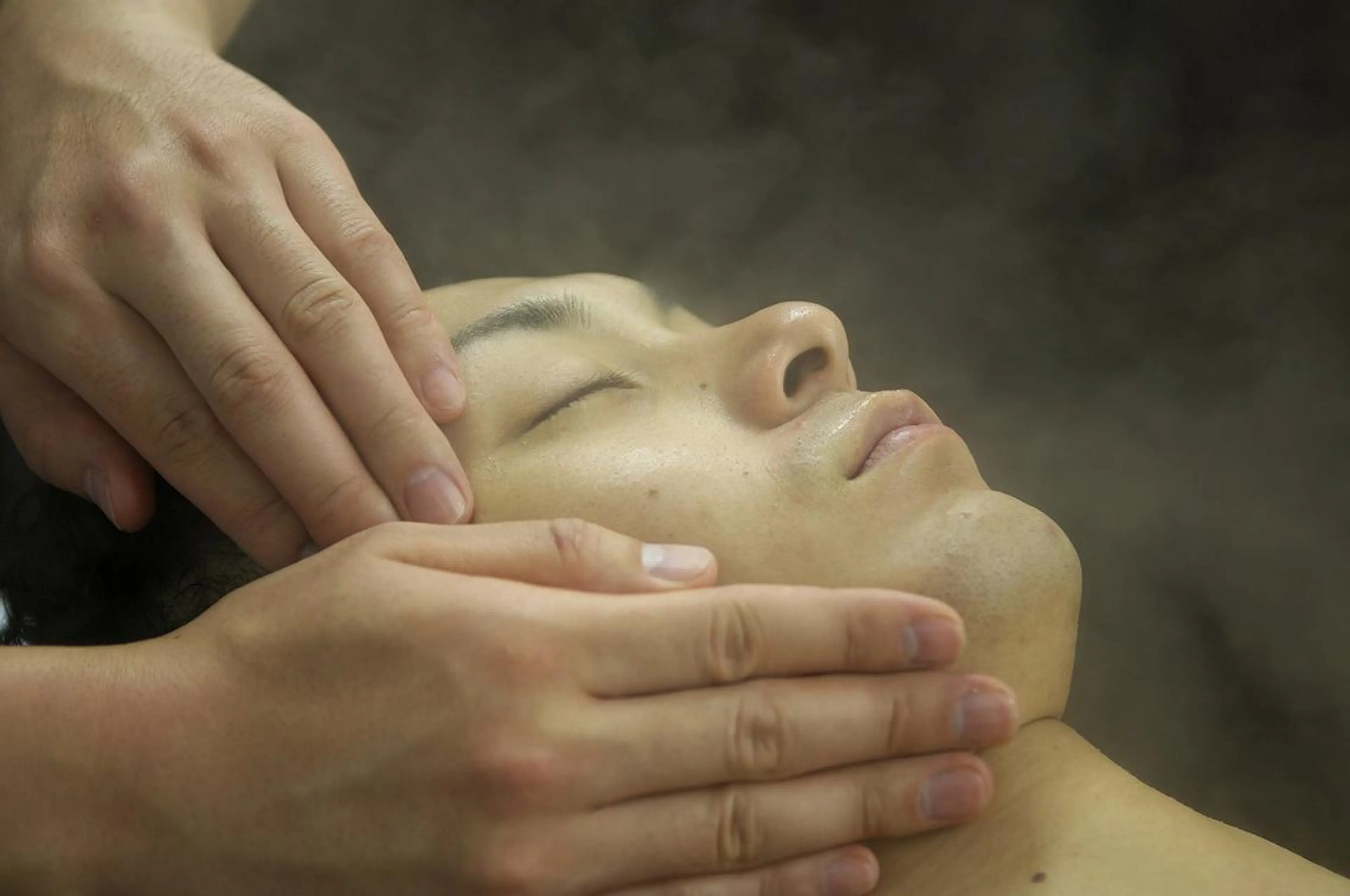 メンズ AXIA博多駅前店 女性スタッフ希望の方のエステ・リラクイメージ