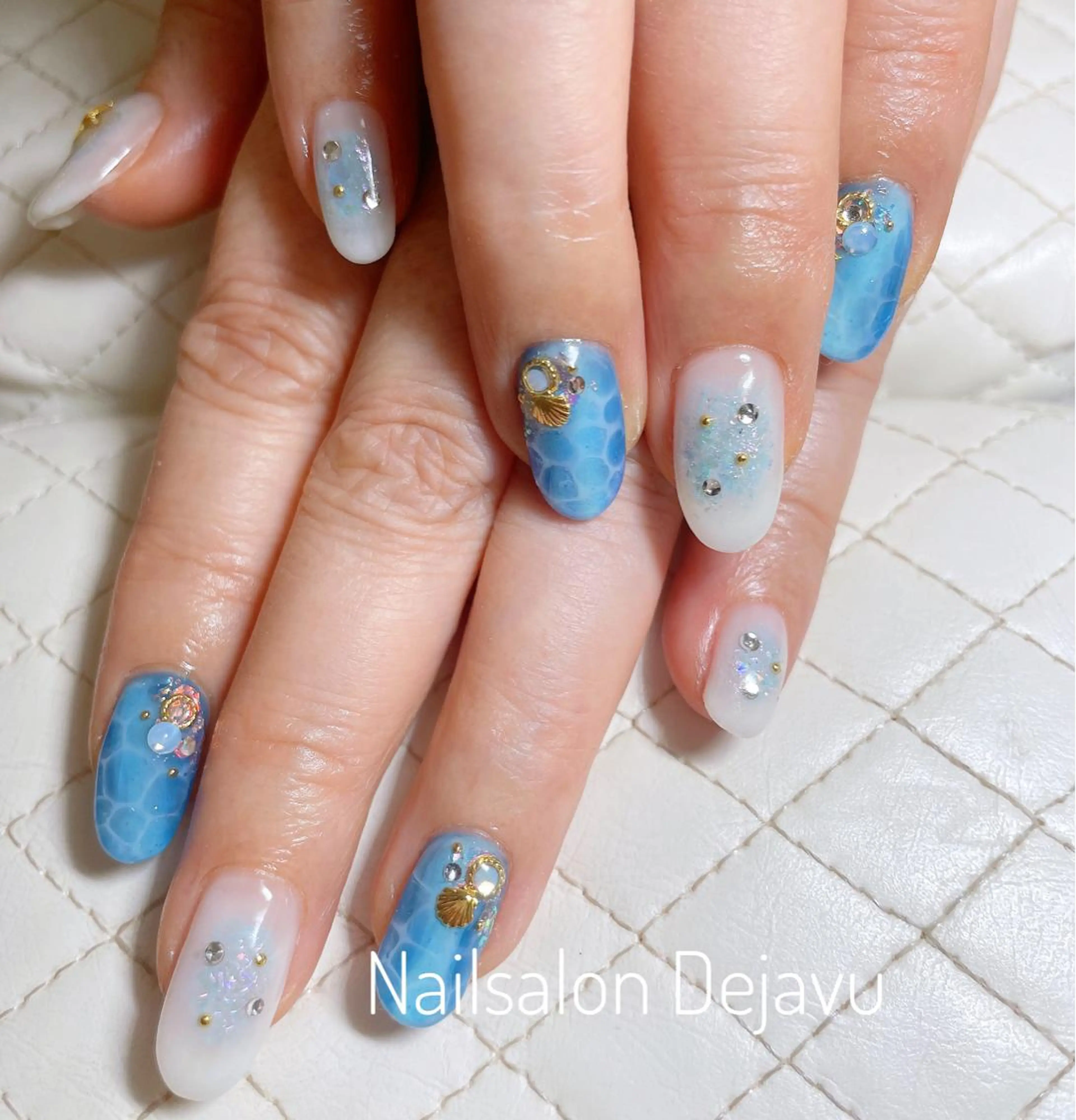 ネイル アートネイル ジェルネイル ストーンネイル 夏ネイル Nail salon Dejavu 🌿のネイルデザイン
