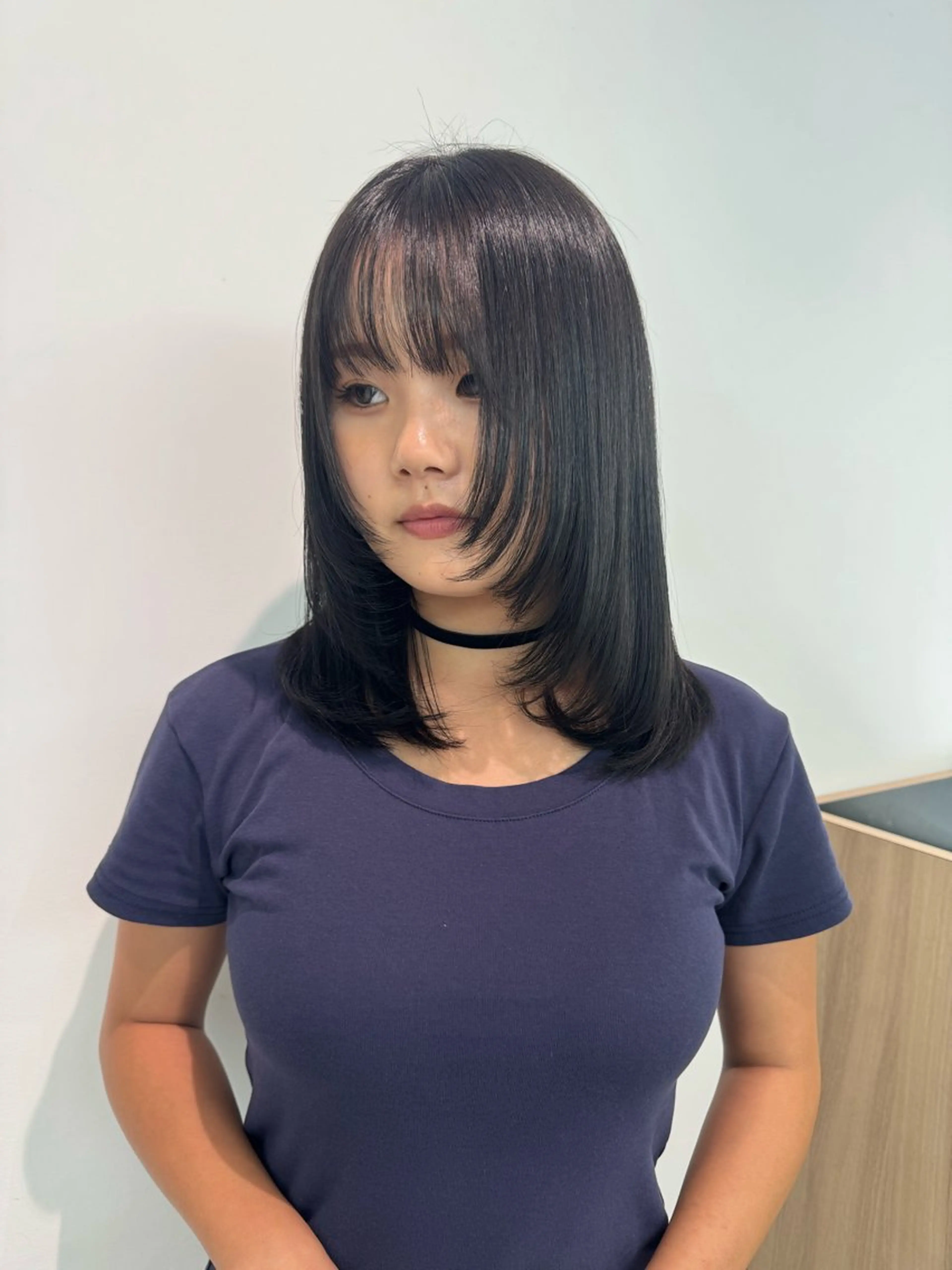 ミディアム カット ヘアカラー 顔周りレイヤー /kokoro🦮のヘアスタイル