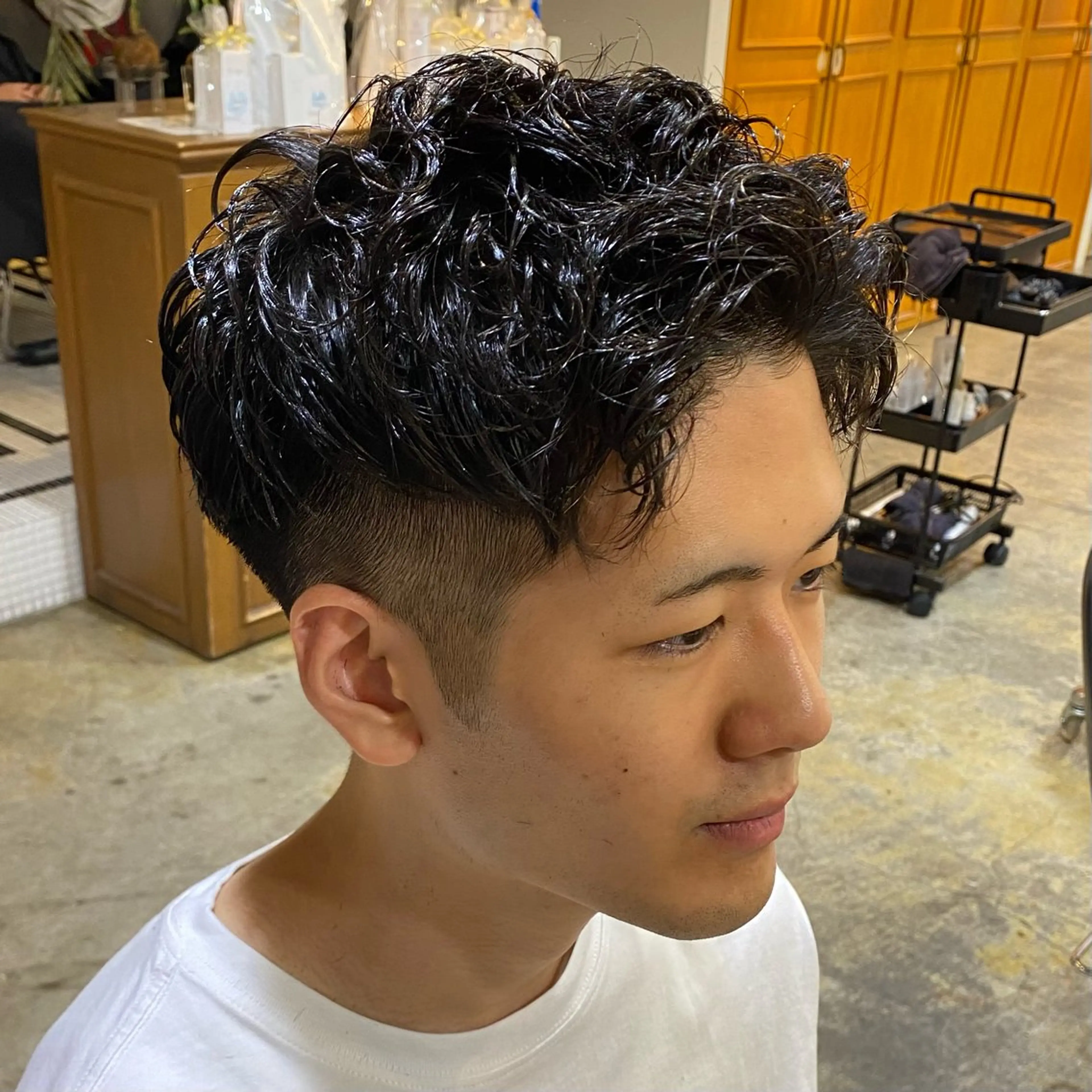 ショート パーマ メンズ スペインカール レイヤーボブ/ 艶カラー/サナ🌼のヘアスタイル