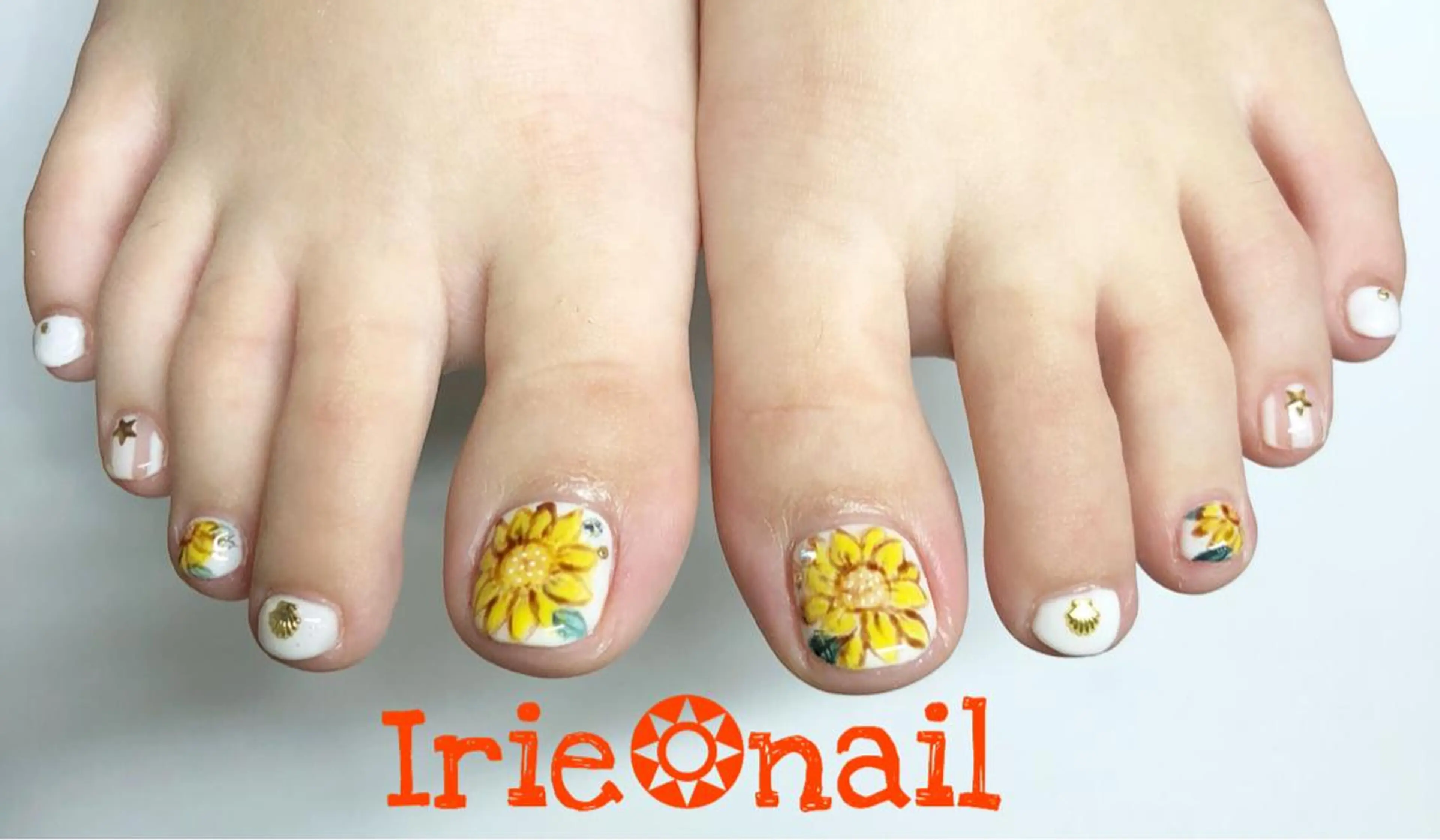 ネイル フットネイル 與儀 知佳のネイルデザイン