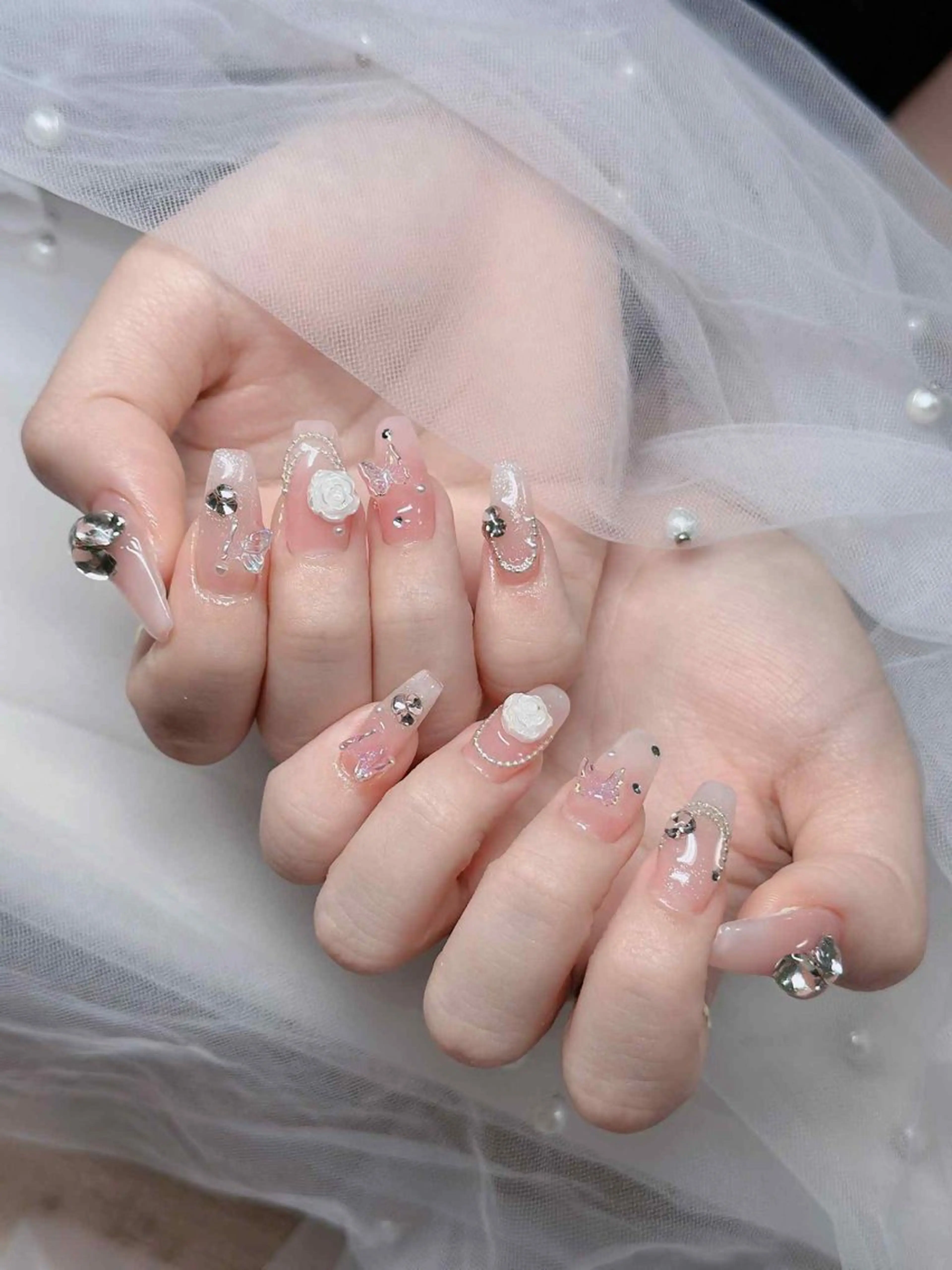 ネイル オーロラネイル フレンチネイル ジェルネイル ハロウィン キラキラネイル ハンドネイル H.baby Nail Salonのネイルデザイン