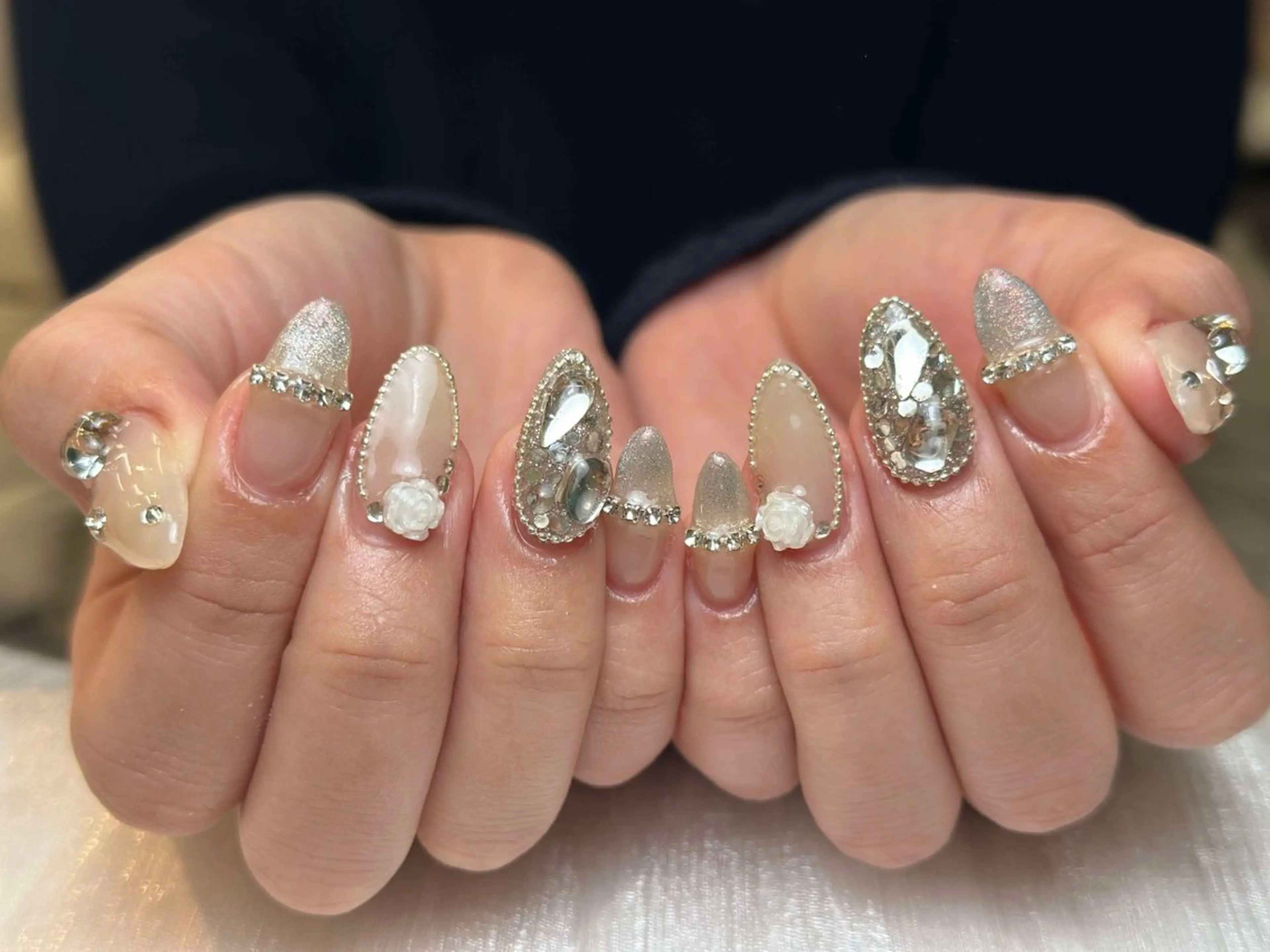 ネイル グラデーション キラキラネイル ワンカラーネイル 冬ネイル Jenn Nail Salonのネイルデザイン