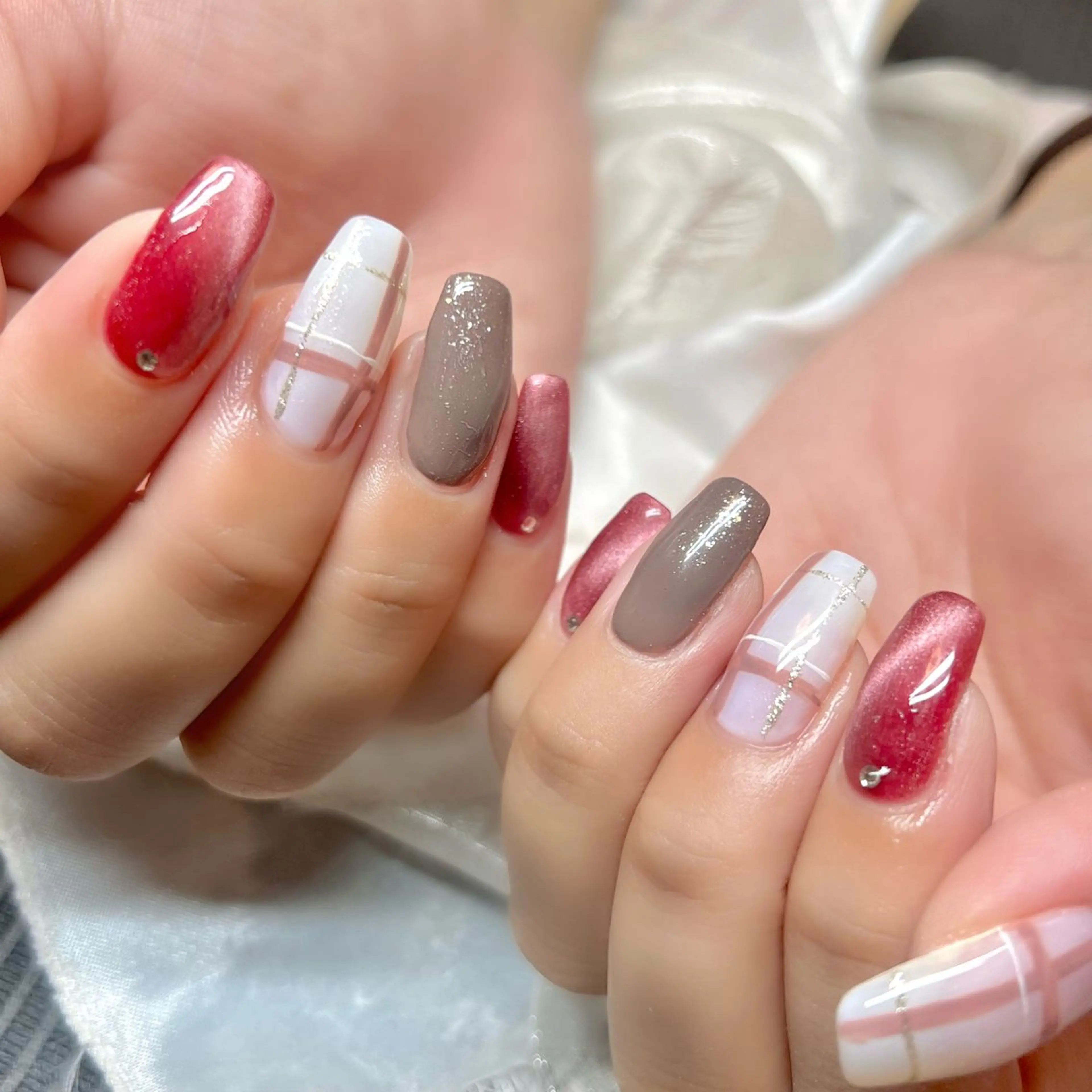 ネイル アートネイル オーロラネイル ジェルネイル 韓国ネイル ロングネイル ハンドネイル clover nailのネイルデザイン