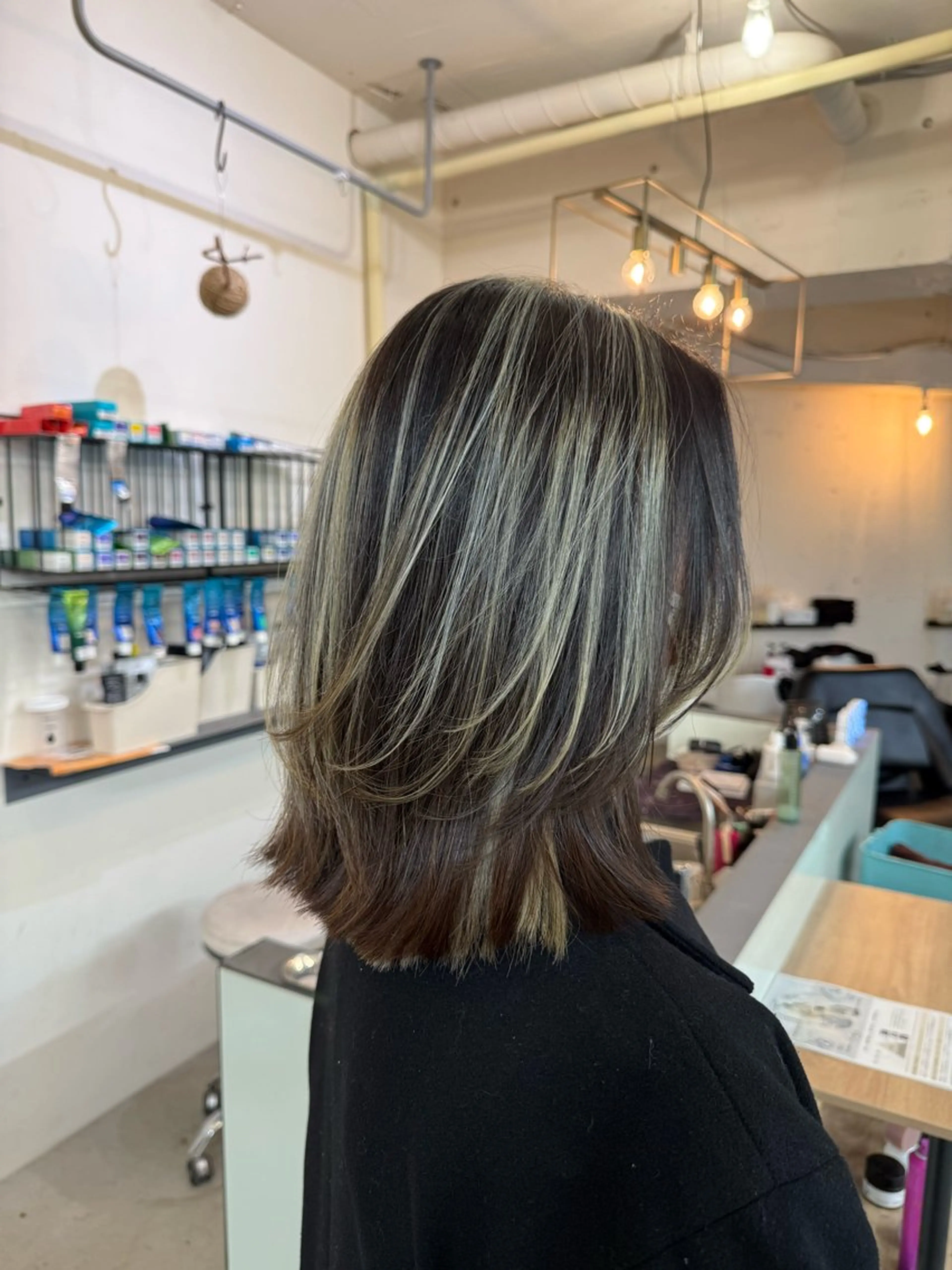 ミディアム ハイライト レイヤーカット ヘアカラー トリートメント pino.【ピノ】所属・pino代表ナガタ ユースケ/荻窪美容室のヘアスタイル