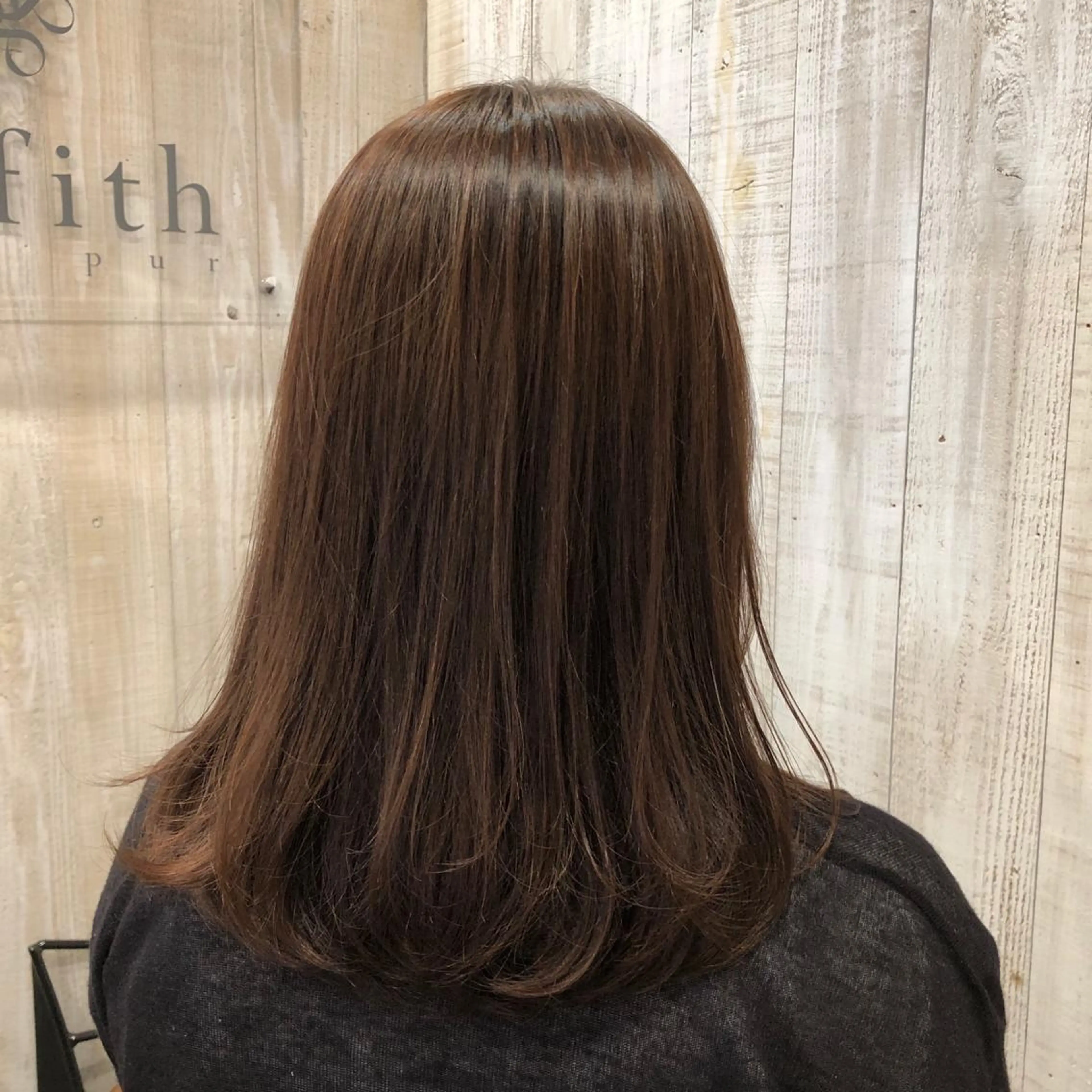 ミディアム 今井 悠菜のヘアスタイル