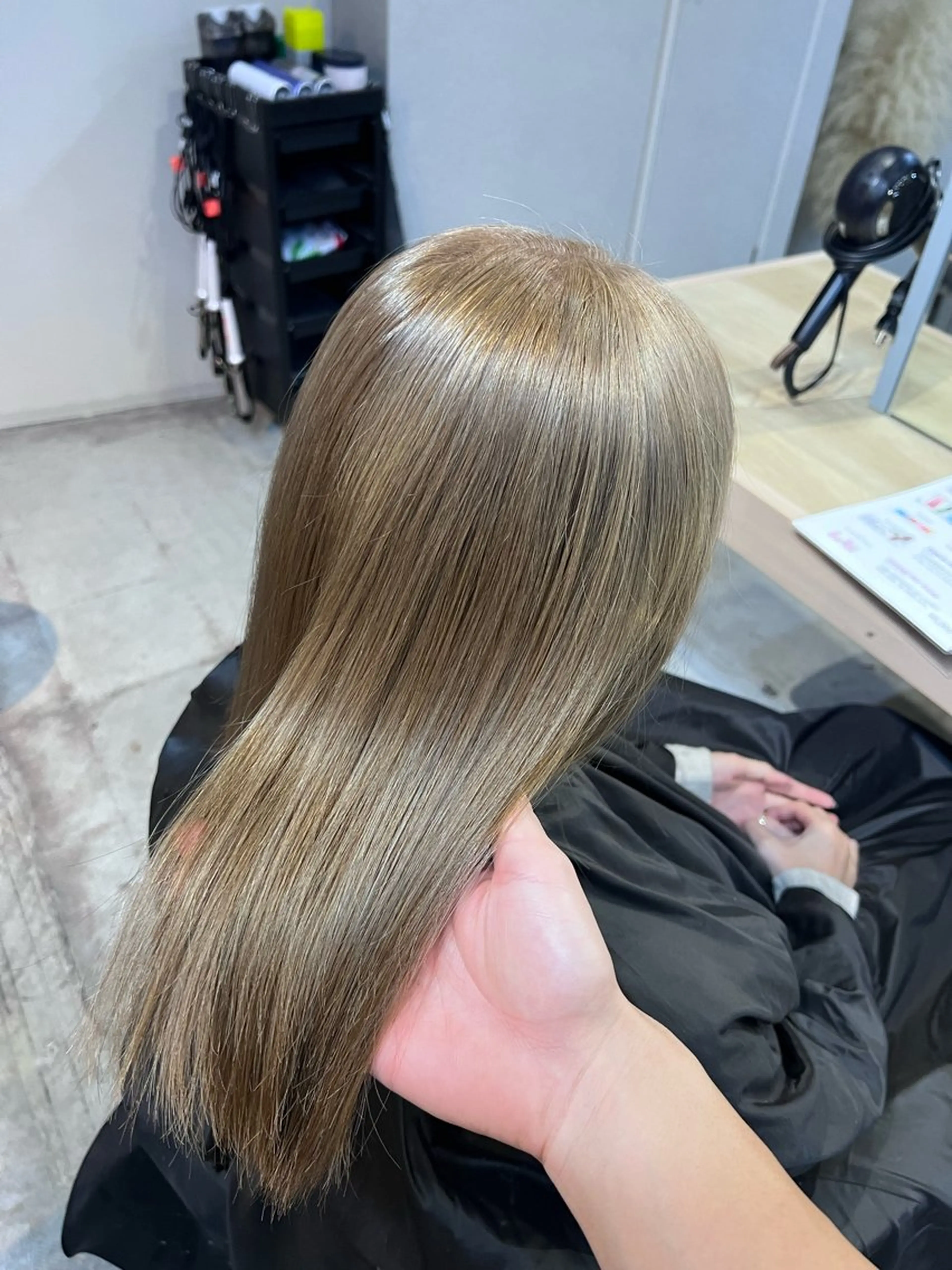 ミディアム カラー Lia 瑠莉花のヘアスタイル
