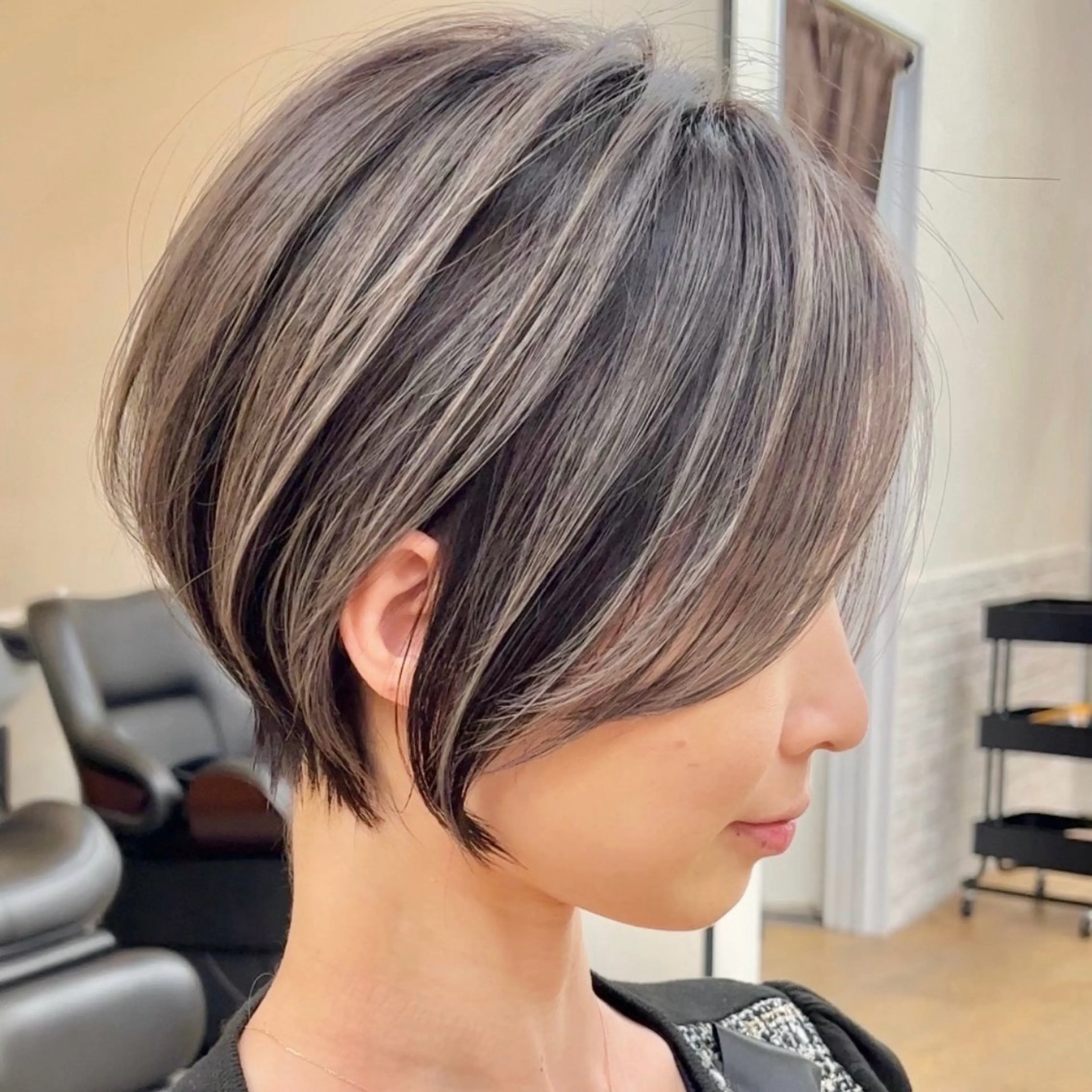 ショート カラー カット ヘアカラー トリートメント 白髪ぼかし特化 三澤はるかのヘアスタイル