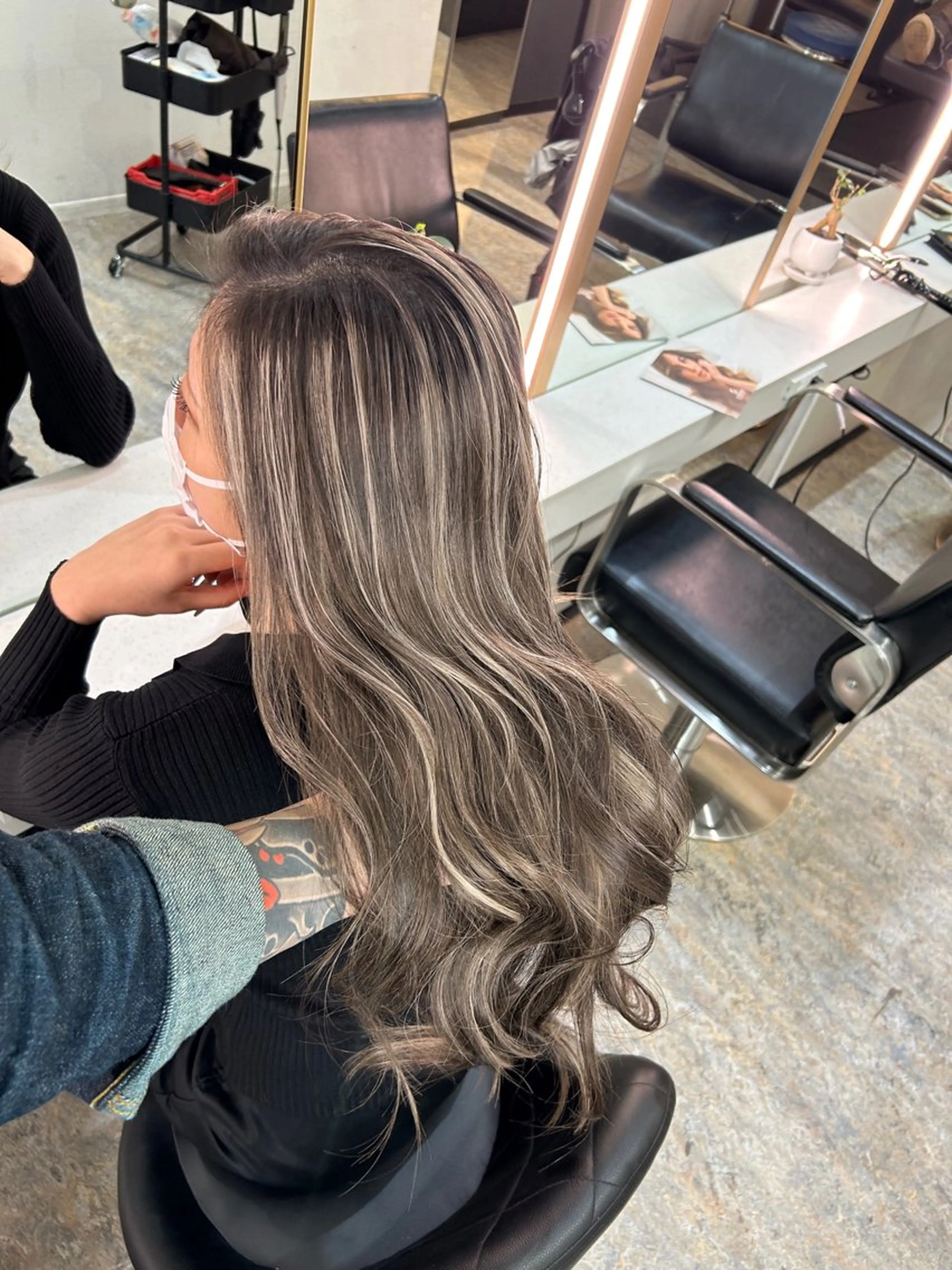 ロング カラー グレージュ カット ヘアカラー トリートメント レイヤーカット BLend 渋谷のヘアスタイル