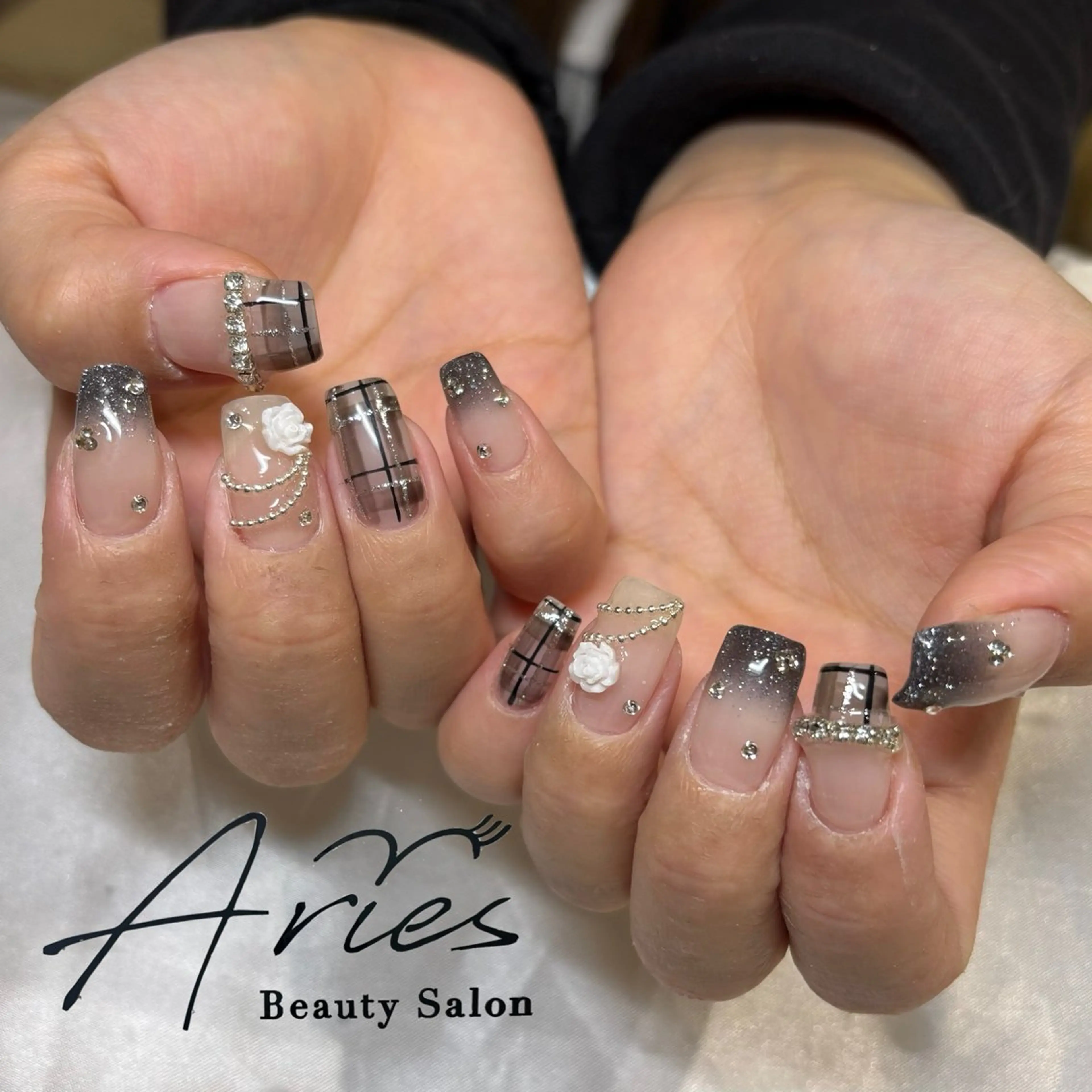 ネイル アートネイル ジェルネイル パラジェル シンプルネイル Misaki Aries心斎橋店のネイルデザイン