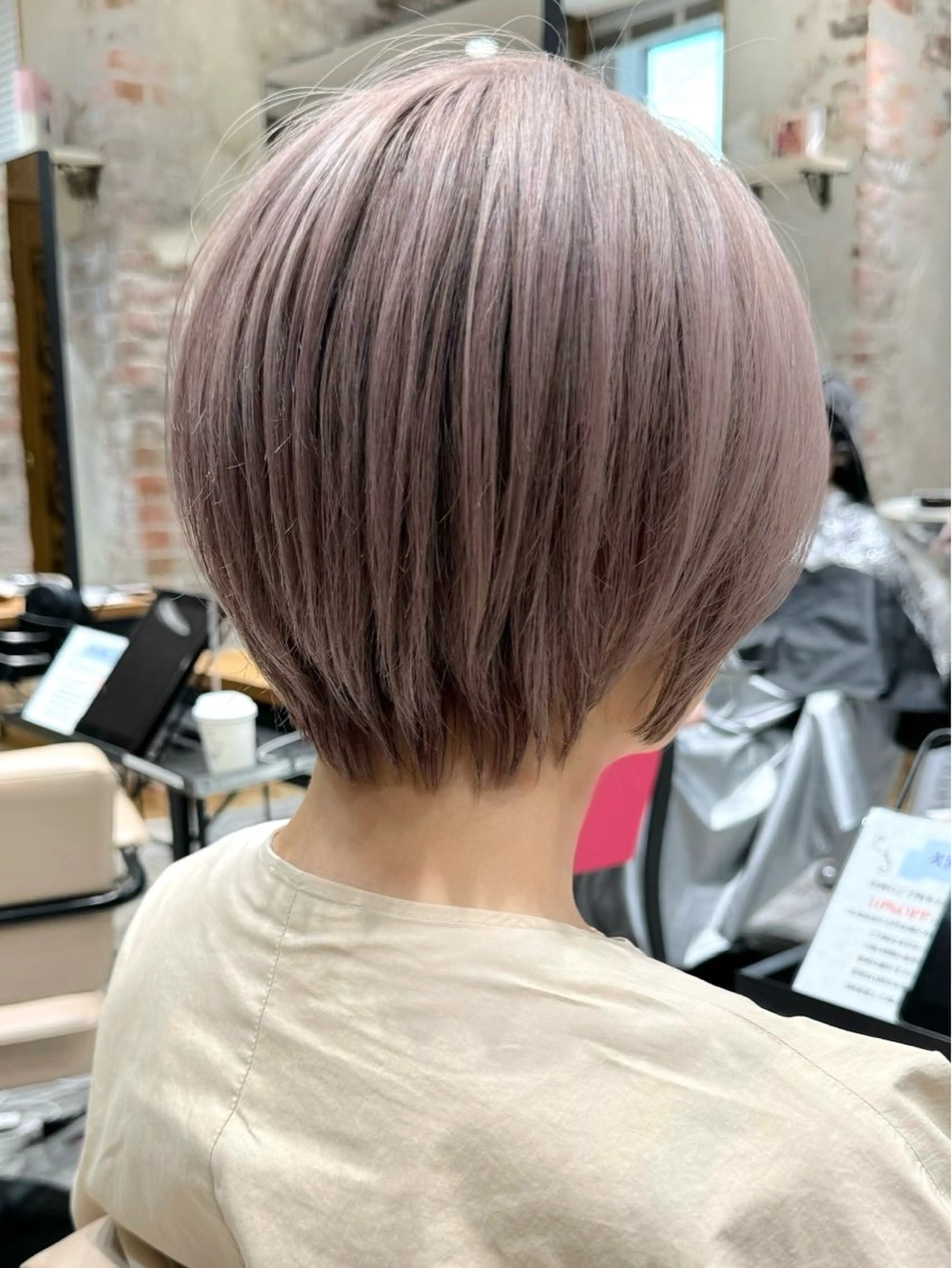 ショート カラー カット ヘアカラー トリートメント 💍新宿ショート 💍岩田莉奈のヘアスタイル