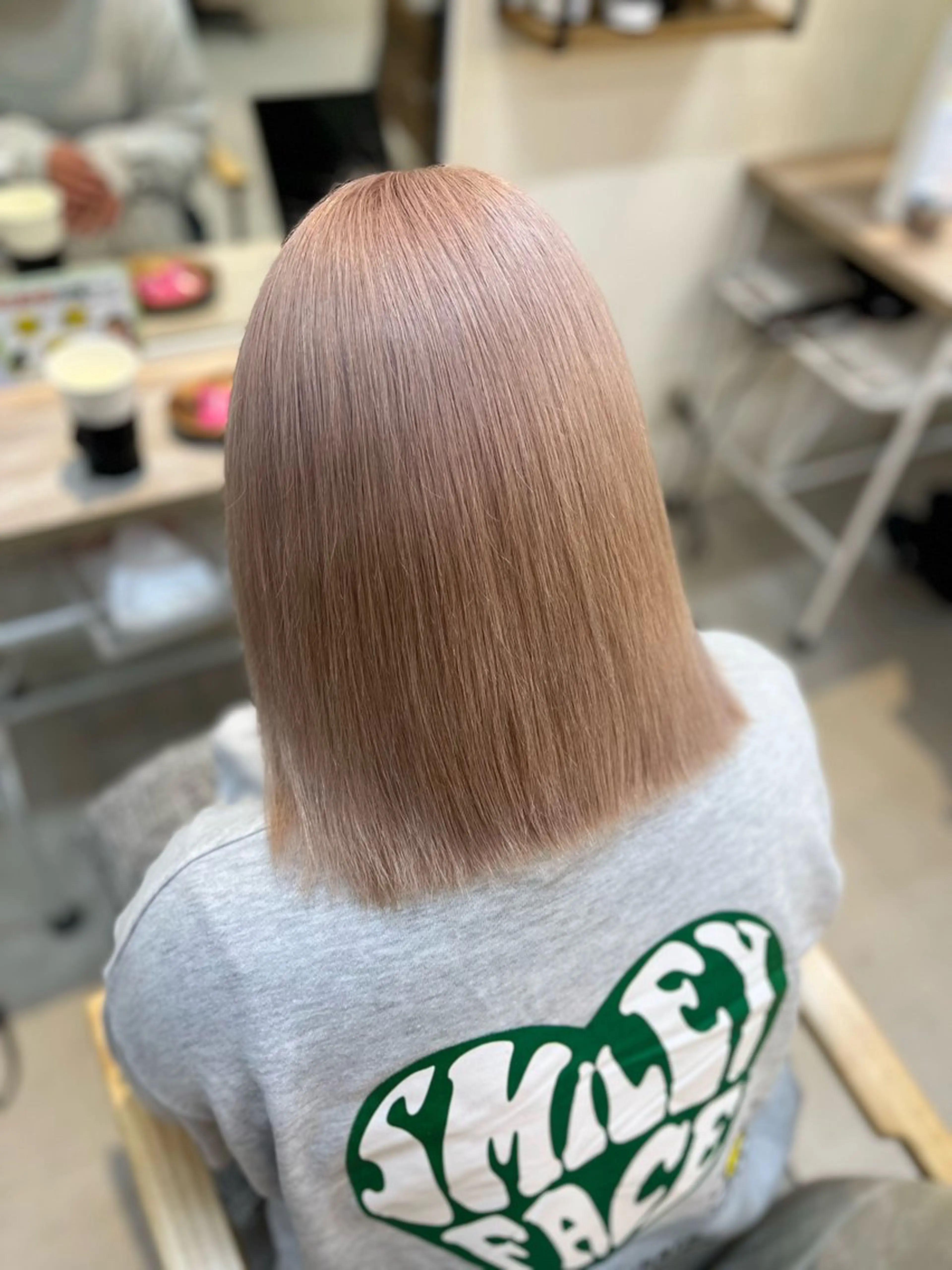 ミディアム カラー BELLE by revo 山口 か乃のヘアスタイル