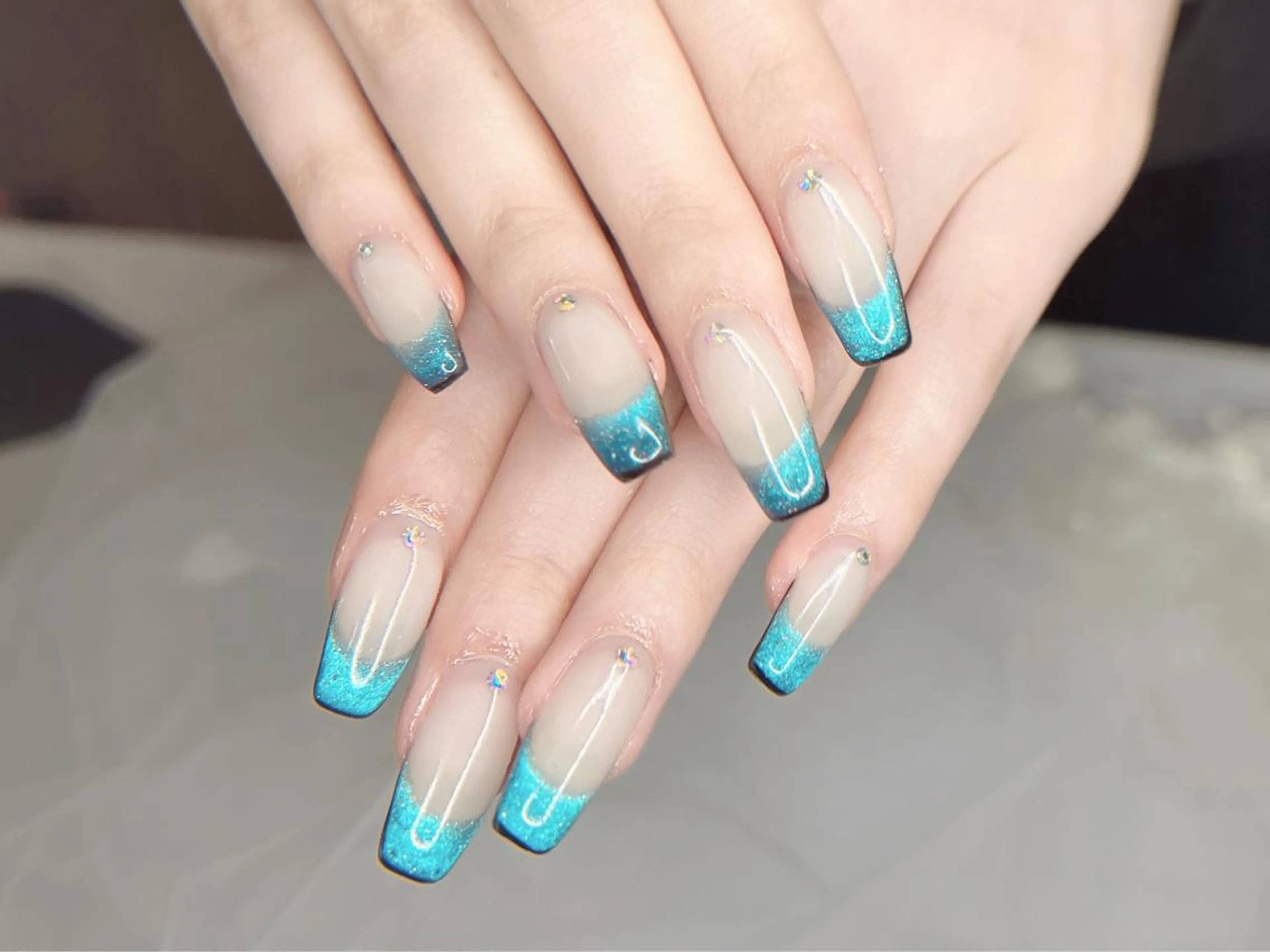 ネイル ハンドネイル リボン、ガーリー パーツ放題専門店のネイルデザイン