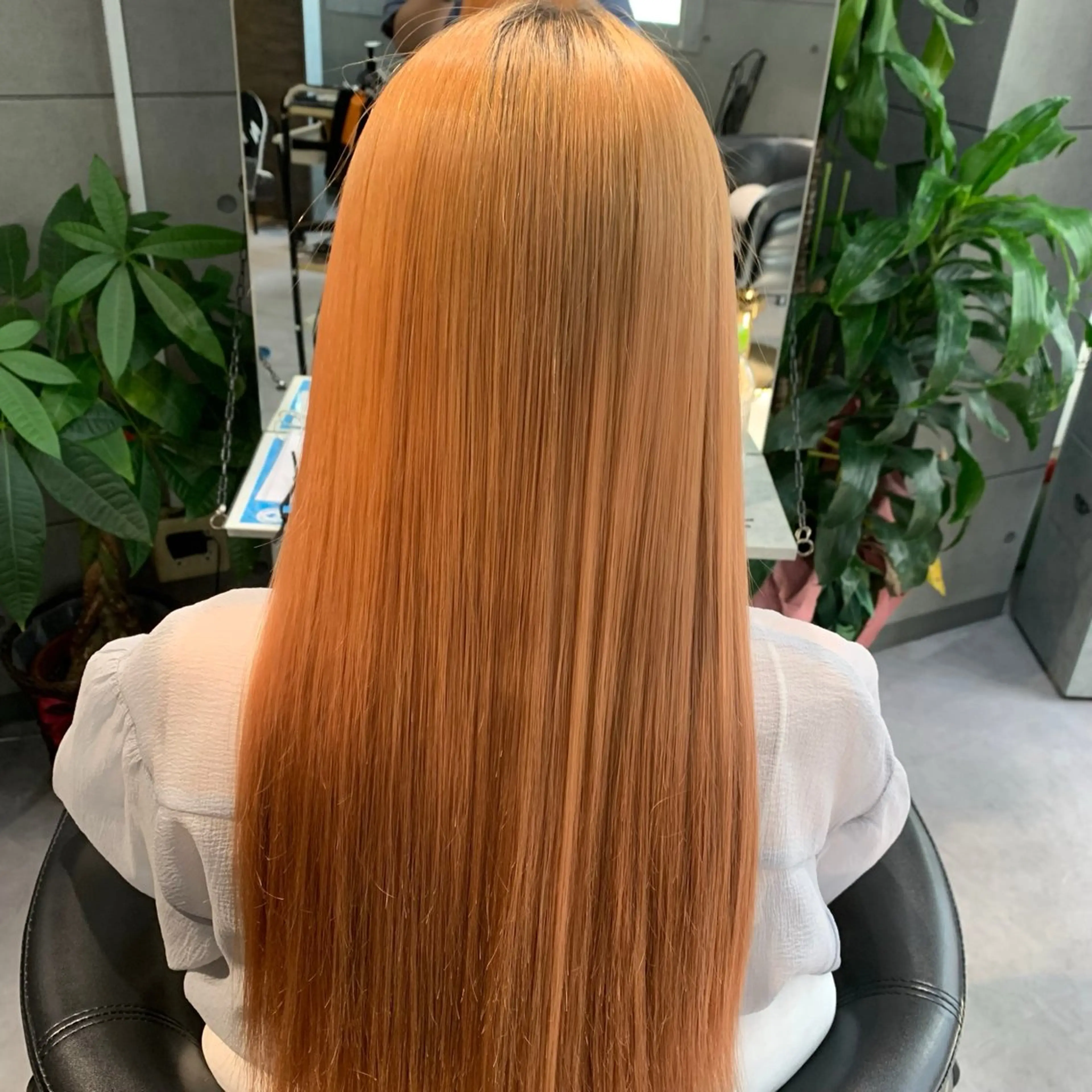 ロング 酸性ストレート Violus GINZAのヘアスタイル